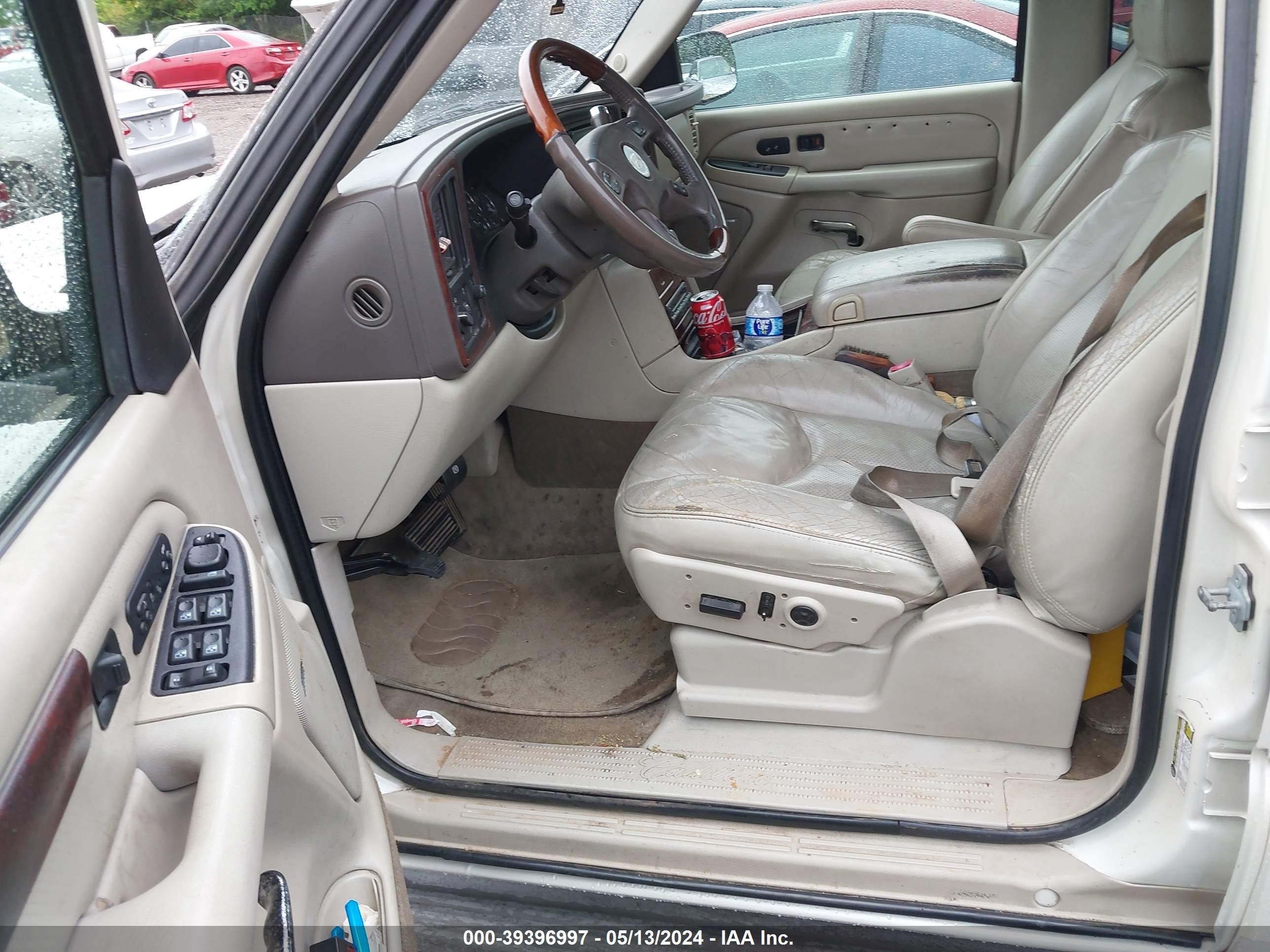 Photo 9 VIN: 1GYEC63N55R222294 - CADILLAC ESCALADE 