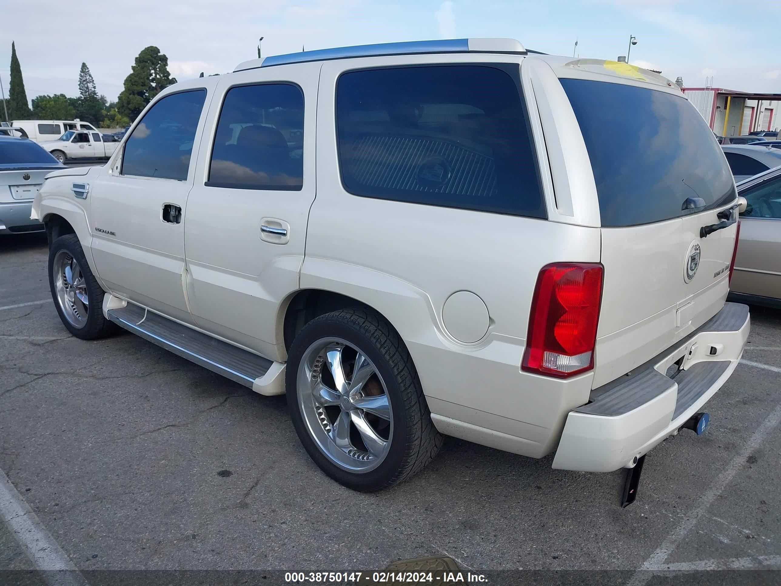 Photo 2 VIN: 1GYEC63NX6R101875 - CADILLAC ESCALADE 