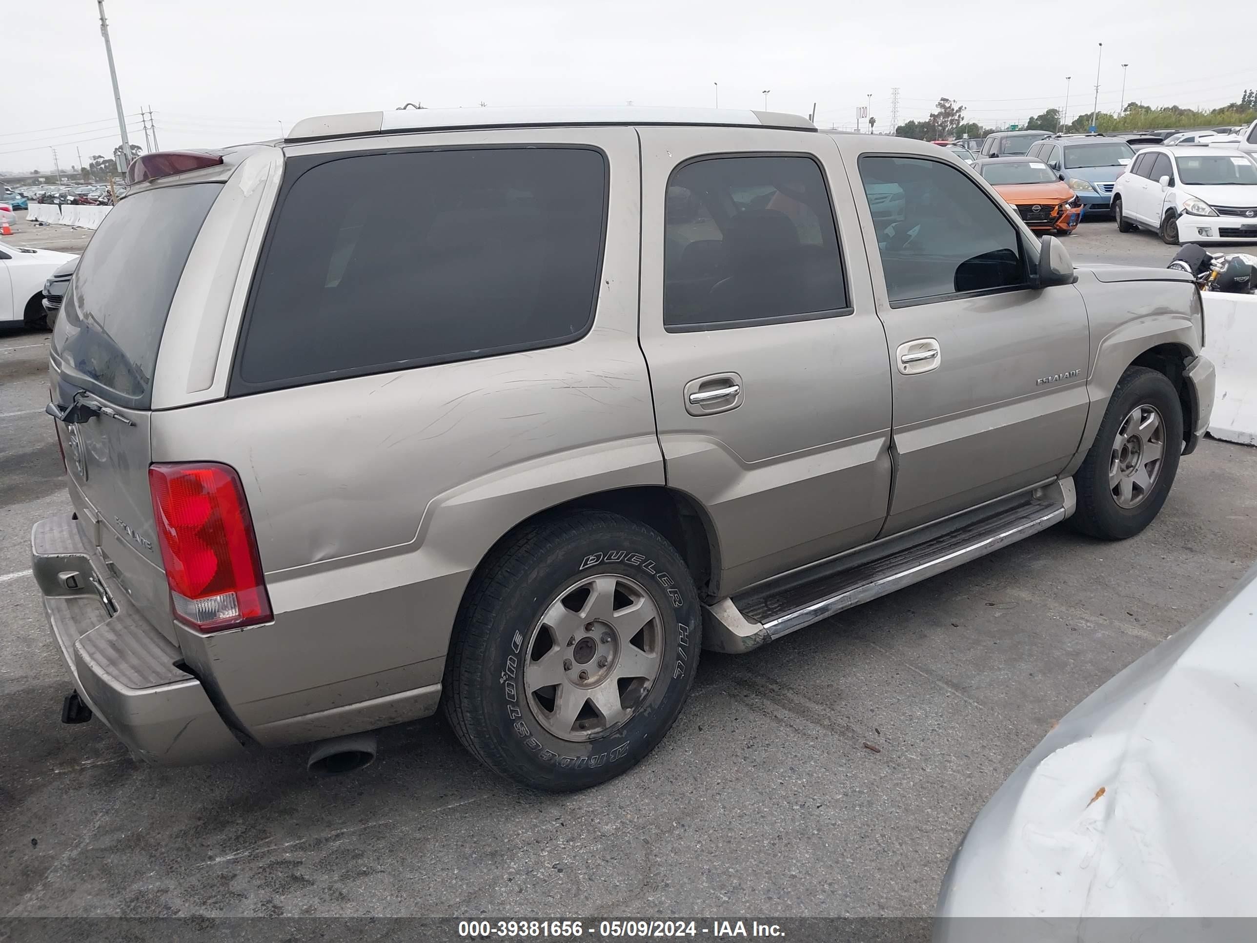 Photo 3 VIN: 1GYEC63T02R216994 - CADILLAC ESCALADE 