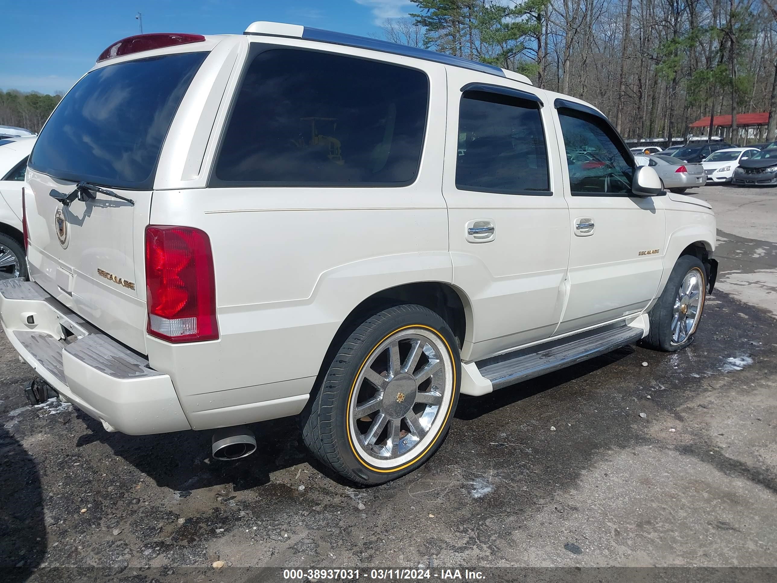 Photo 3 VIN: 1GYEC63T04R280147 - CADILLAC ESCALADE 