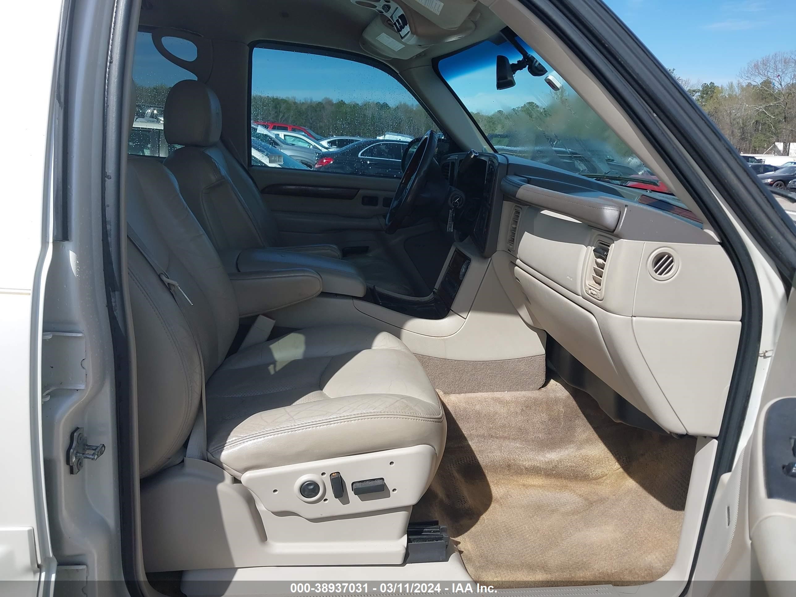 Photo 4 VIN: 1GYEC63T04R280147 - CADILLAC ESCALADE 