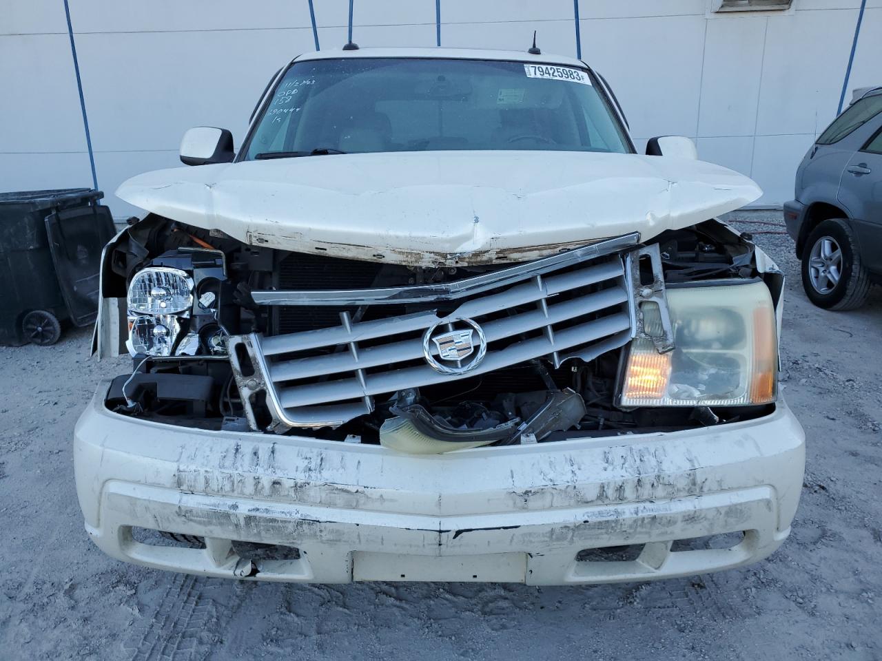 Photo 4 VIN: 1GYEC63T13R290829 - CADILLAC ESCALADE 