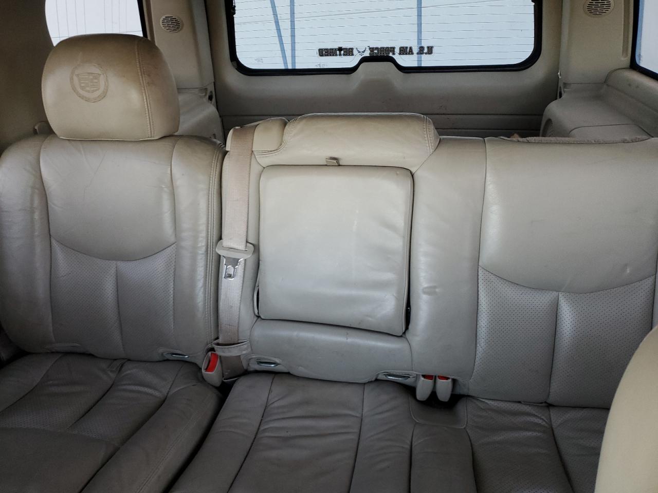 Photo 9 VIN: 1GYEC63T13R290829 - CADILLAC ESCALADE 