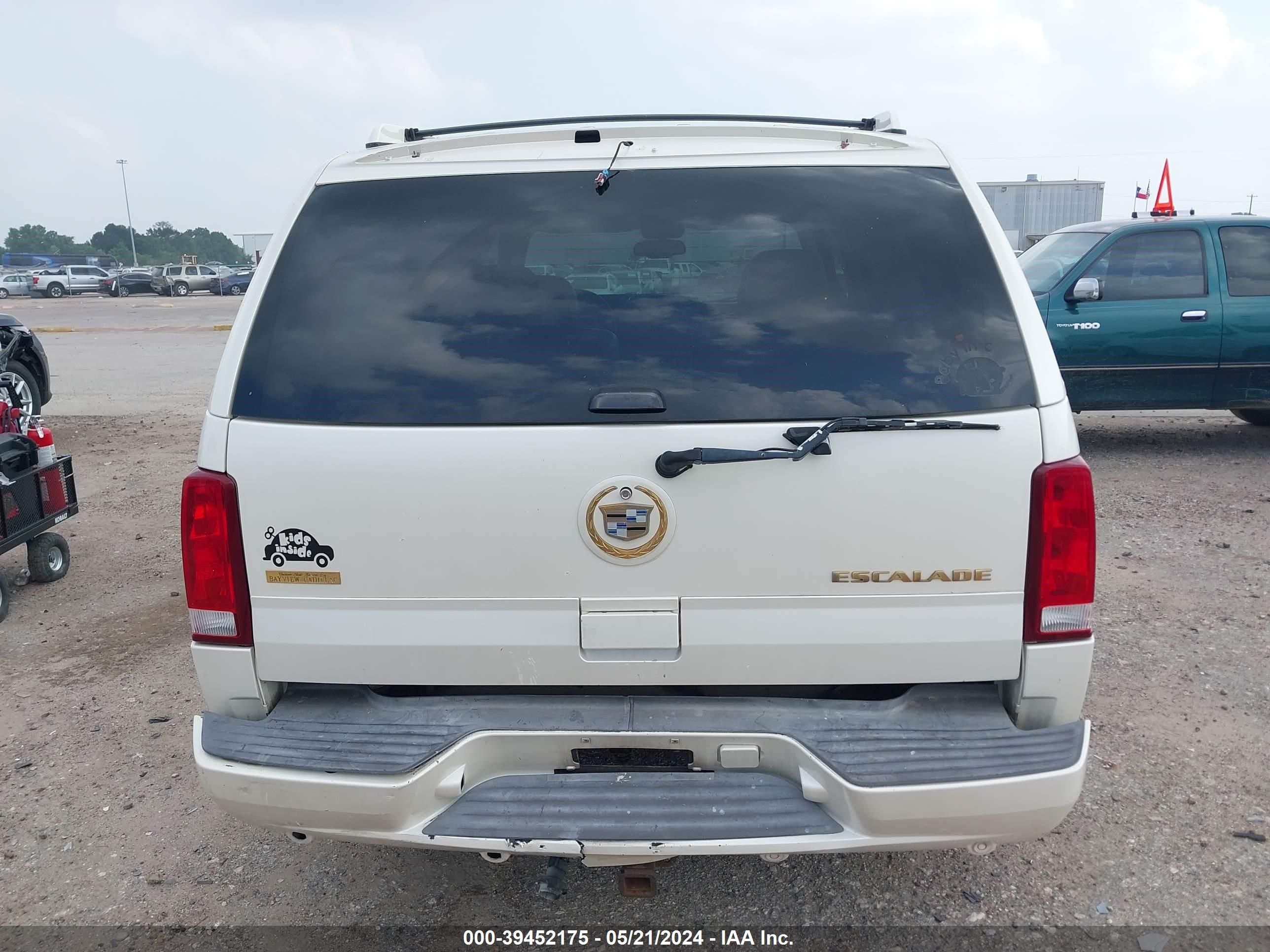 Photo 15 VIN: 1GYEC63T45R158490 - CADILLAC ESCALADE 