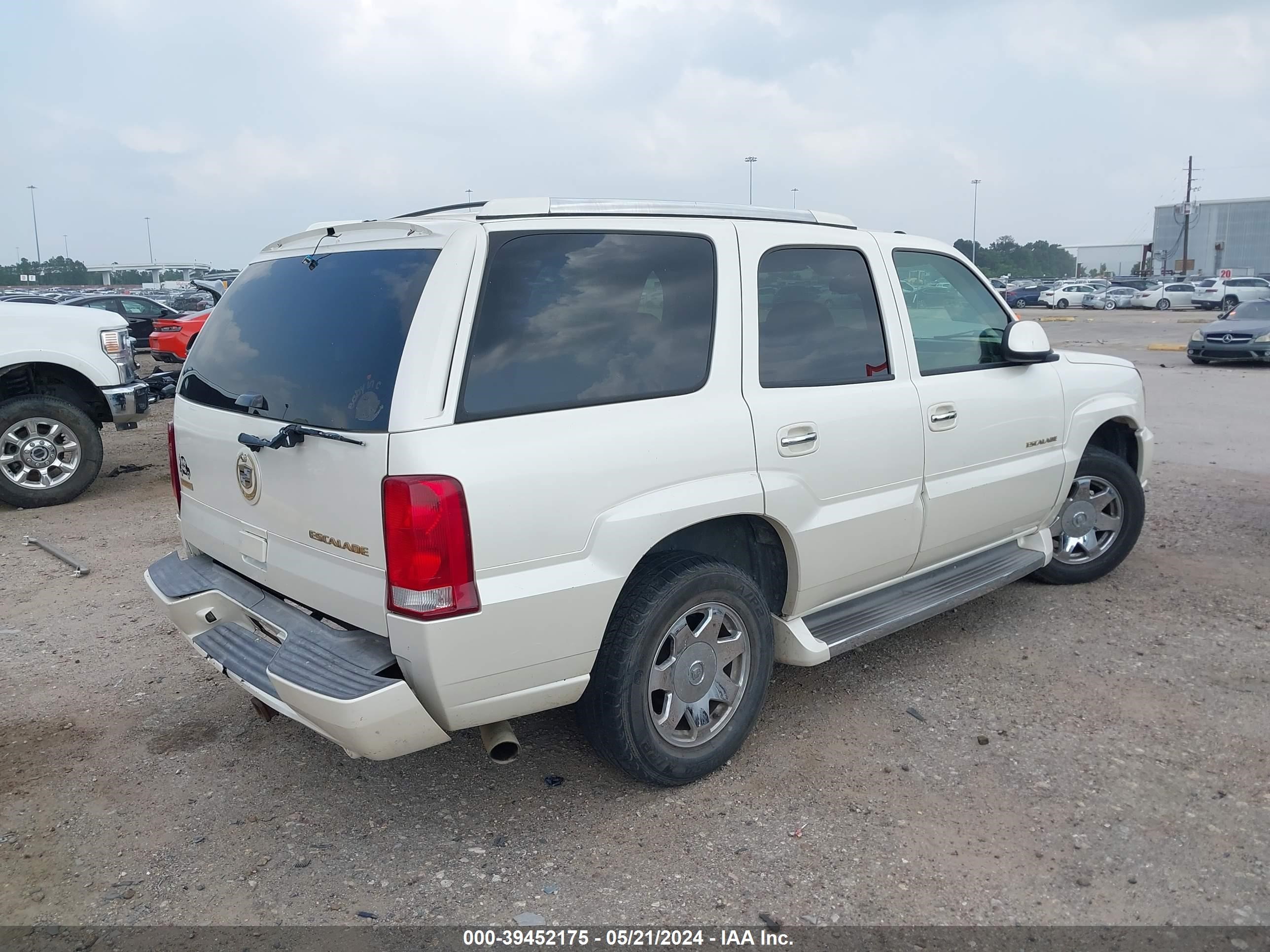 Photo 3 VIN: 1GYEC63T45R158490 - CADILLAC ESCALADE 