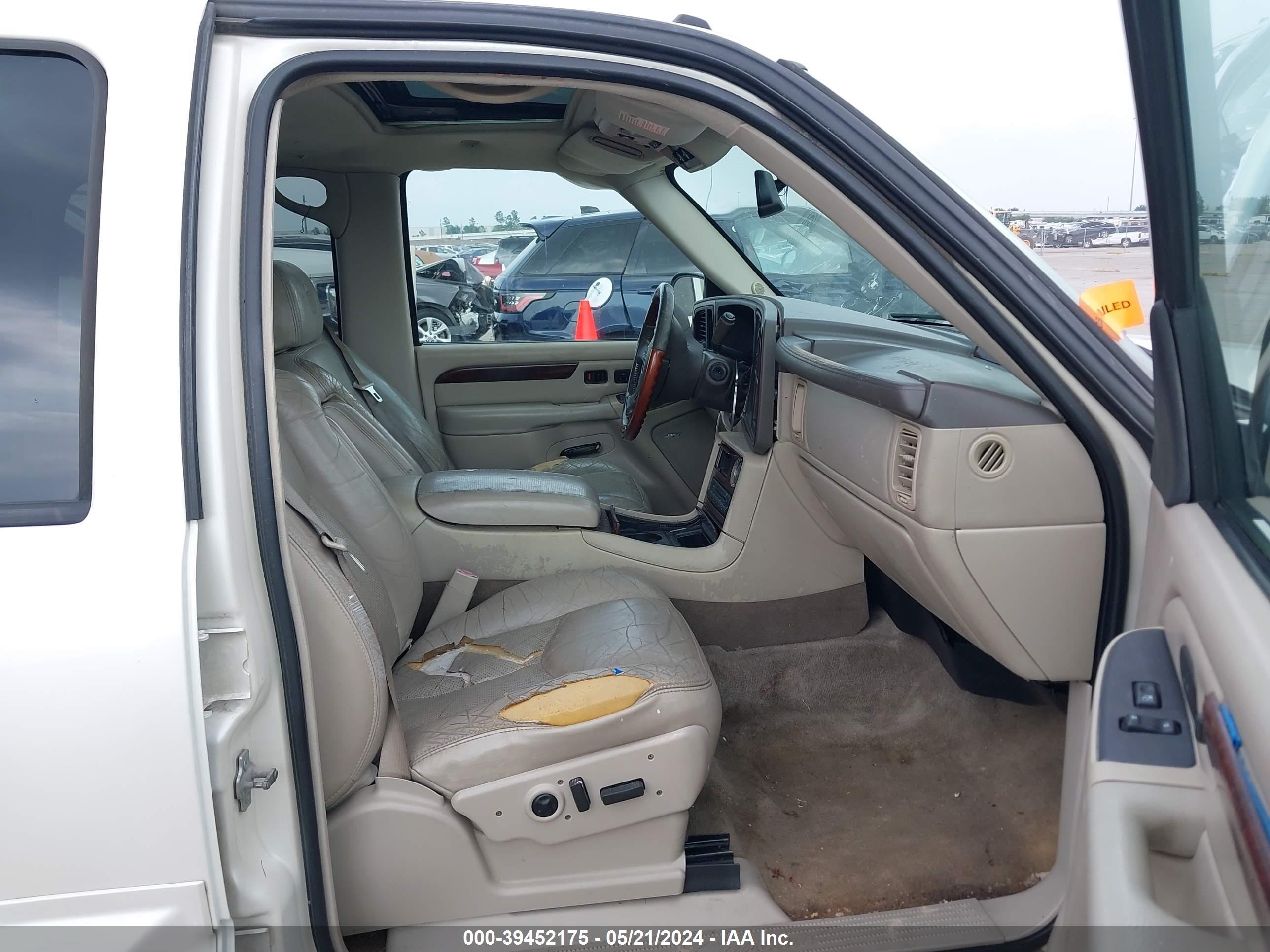 Photo 4 VIN: 1GYEC63T45R158490 - CADILLAC ESCALADE 