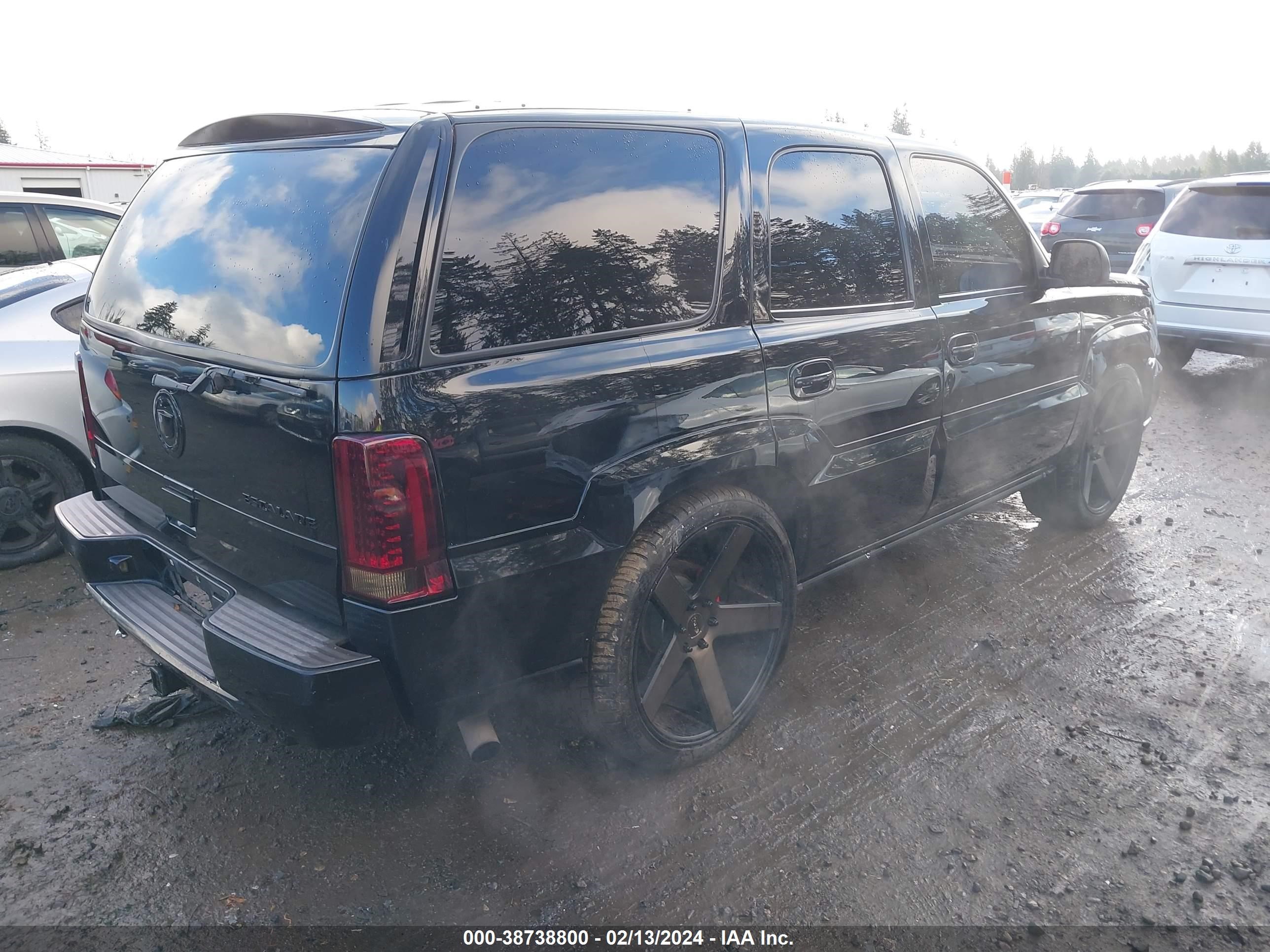 Photo 3 VIN: 1GYEC63T53R243884 - CADILLAC ESCALADE 