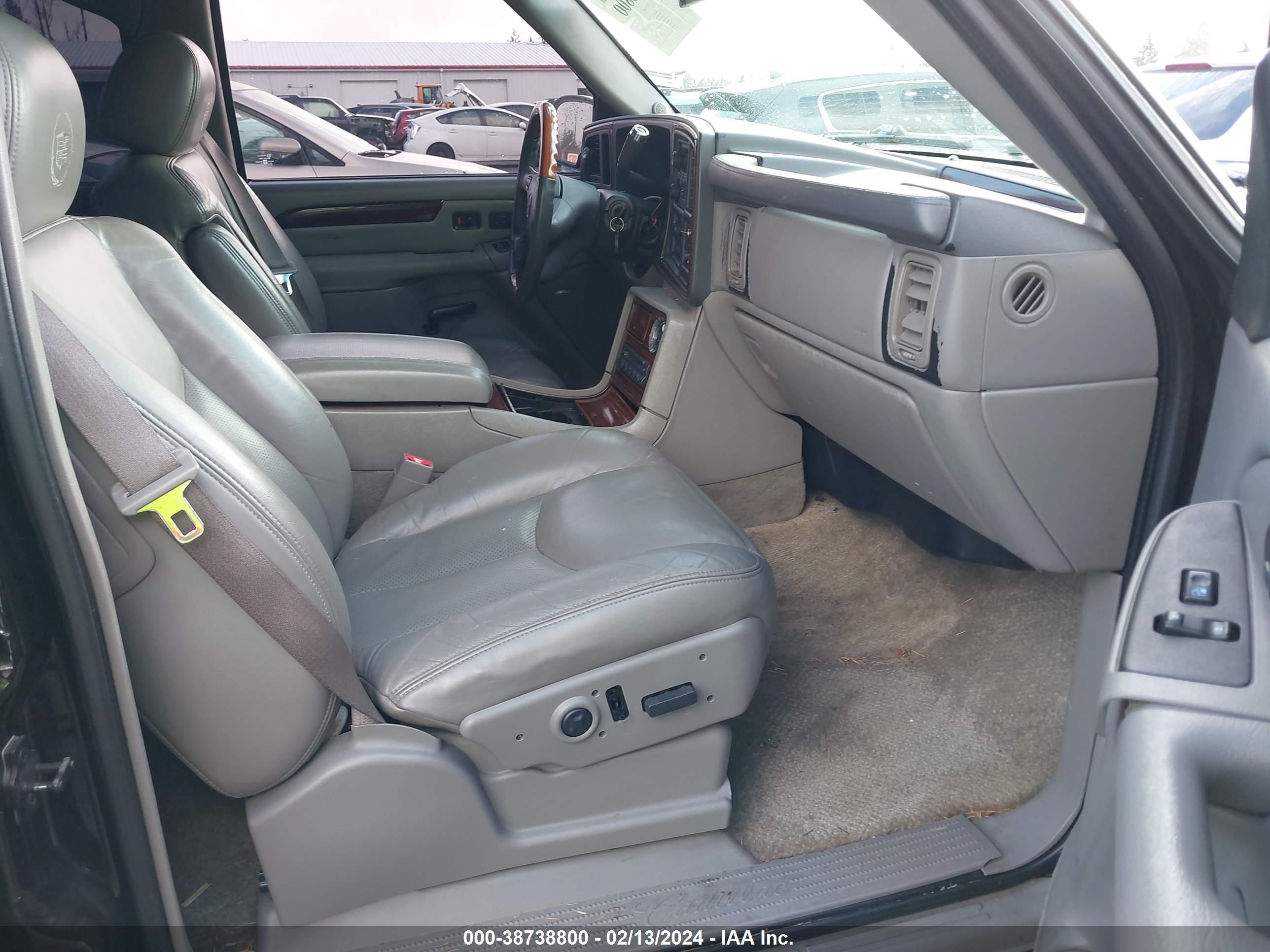 Photo 4 VIN: 1GYEC63T53R243884 - CADILLAC ESCALADE 