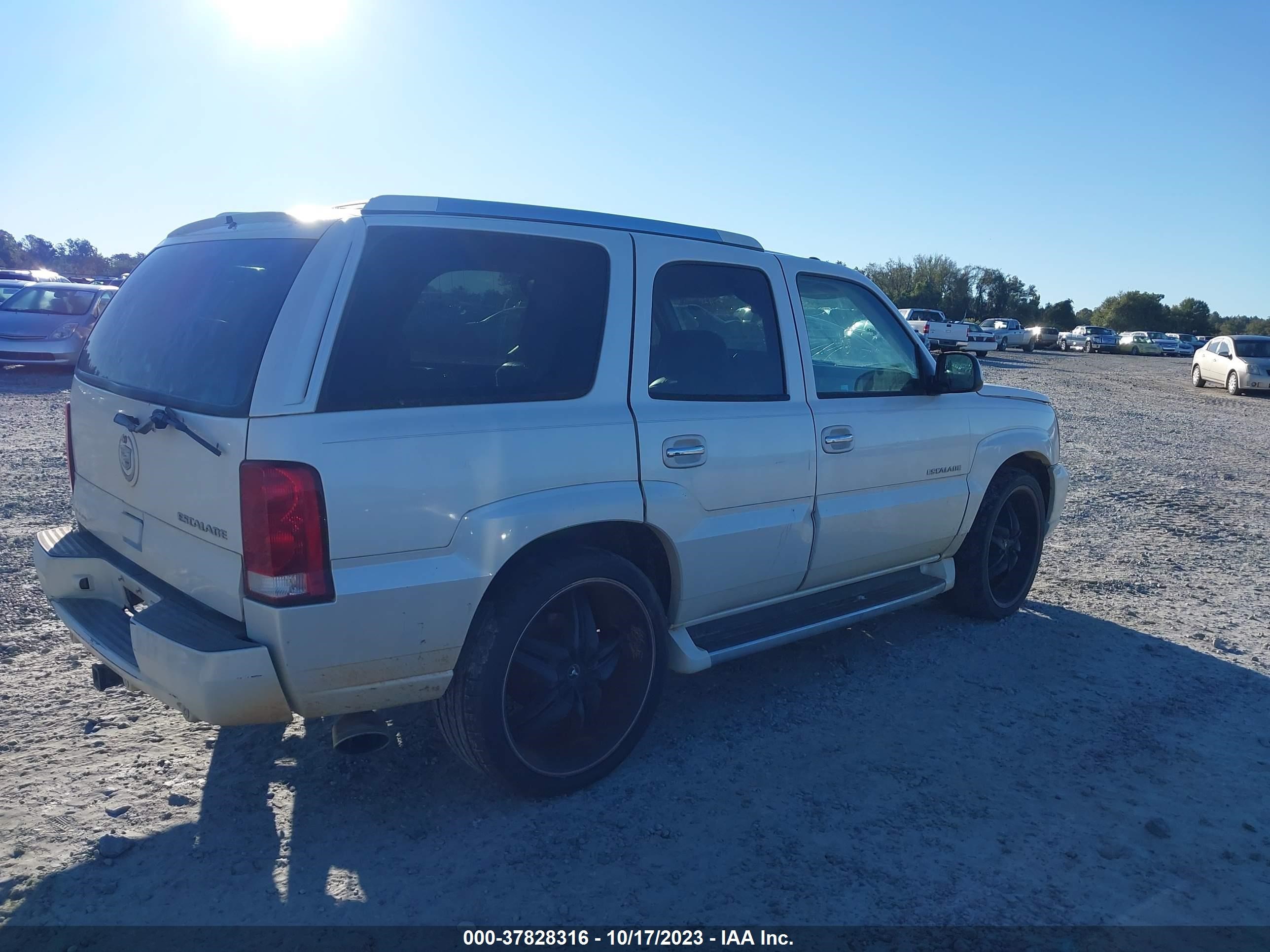 Photo 3 VIN: 1GYEC63T84R141514 - CADILLAC ESCALADE 