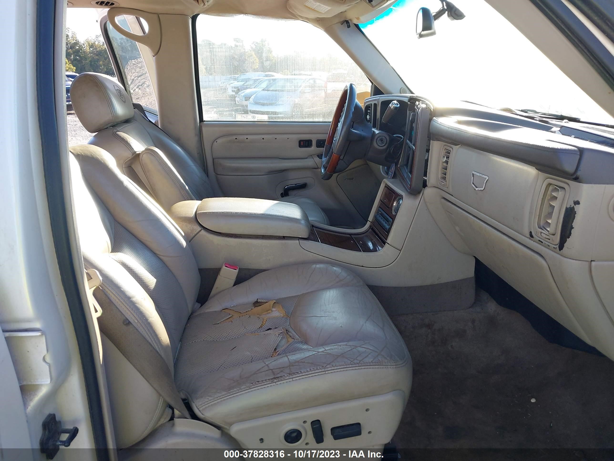 Photo 4 VIN: 1GYEC63T84R141514 - CADILLAC ESCALADE 