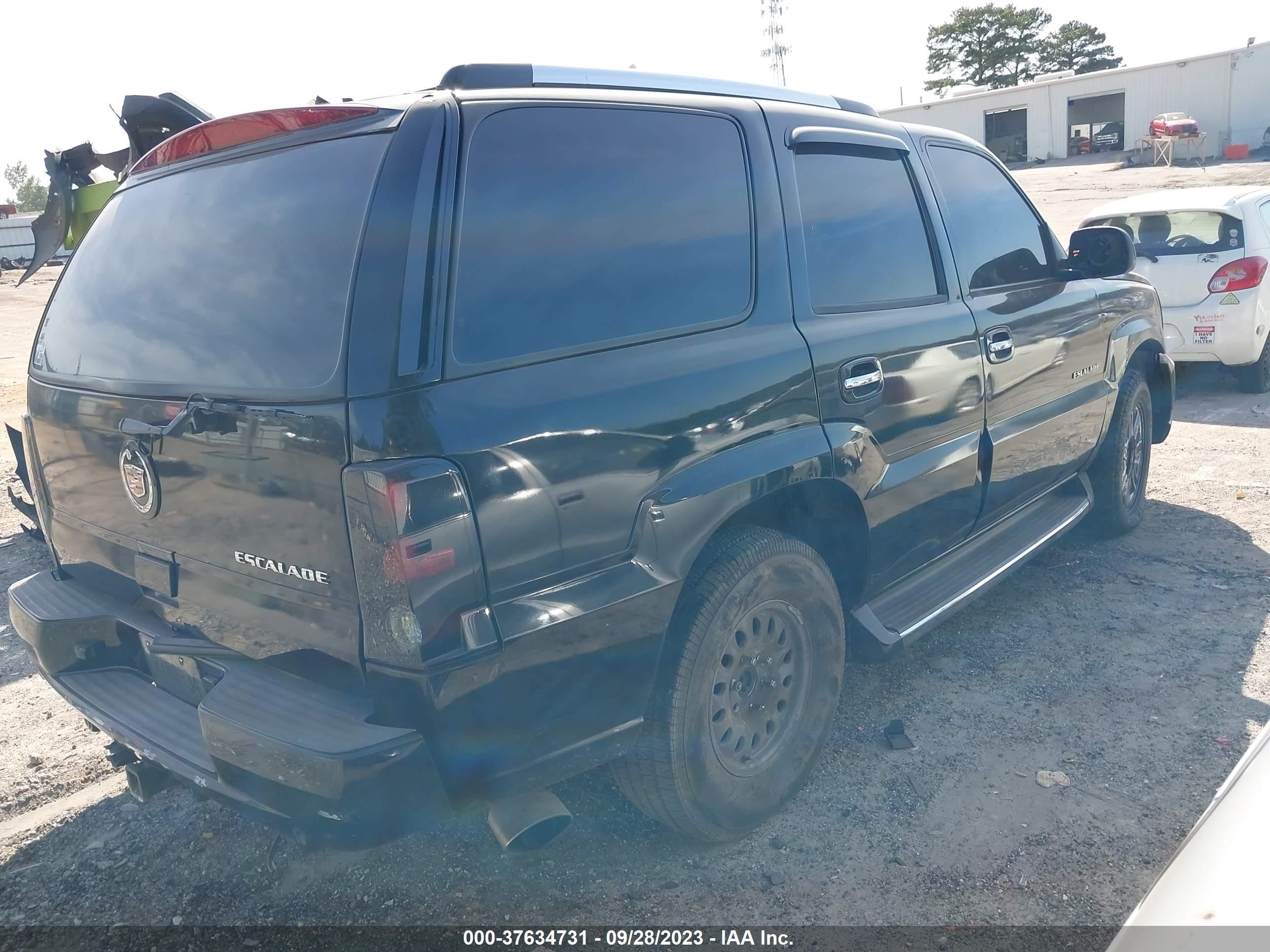 Photo 3 VIN: 1GYEC63TX4R249889 - CADILLAC ESCALADE 