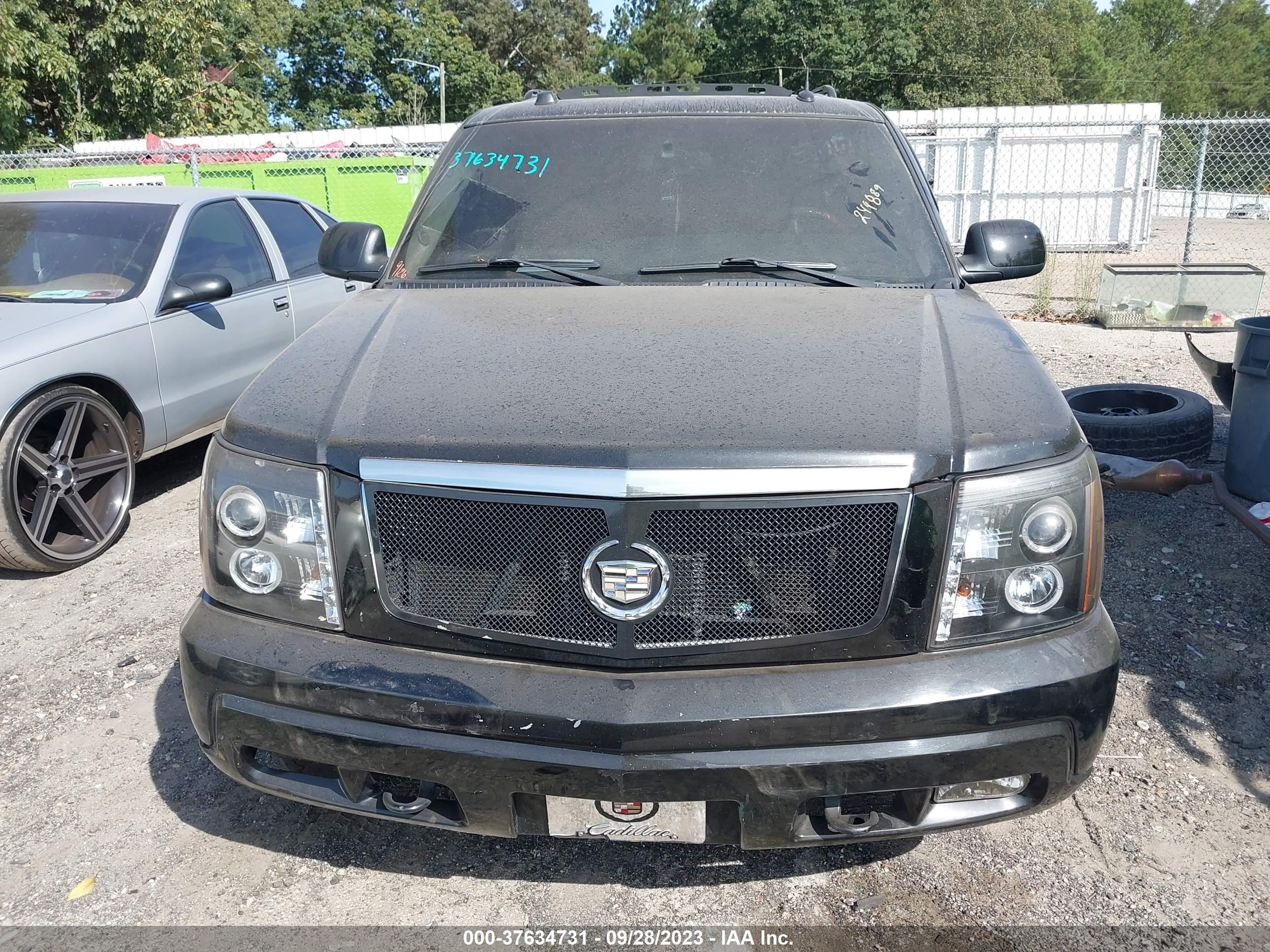 Photo 5 VIN: 1GYEC63TX4R249889 - CADILLAC ESCALADE 