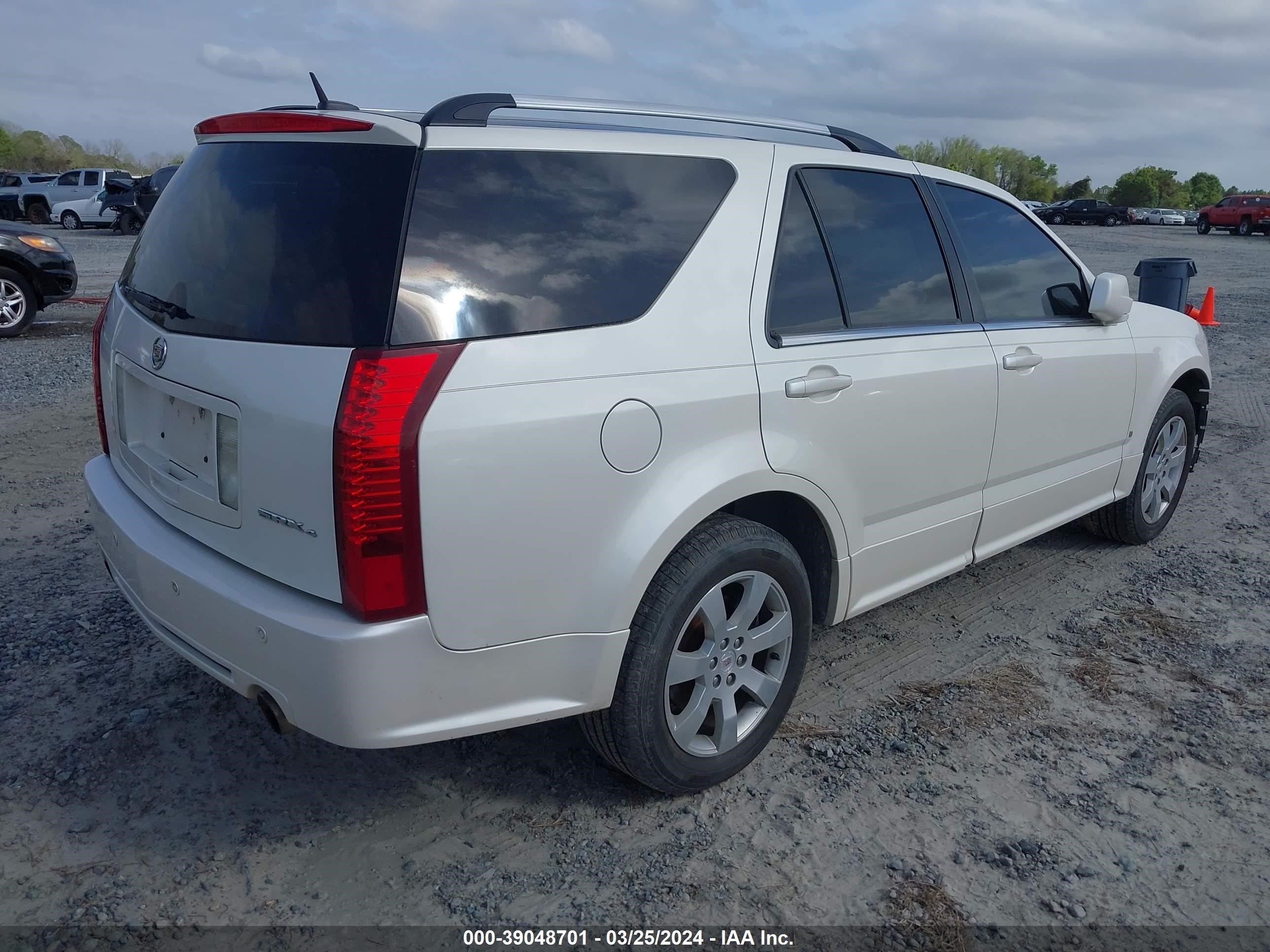 Photo 3 VIN: 1GYEE437280149071 - CADILLAC SRX 