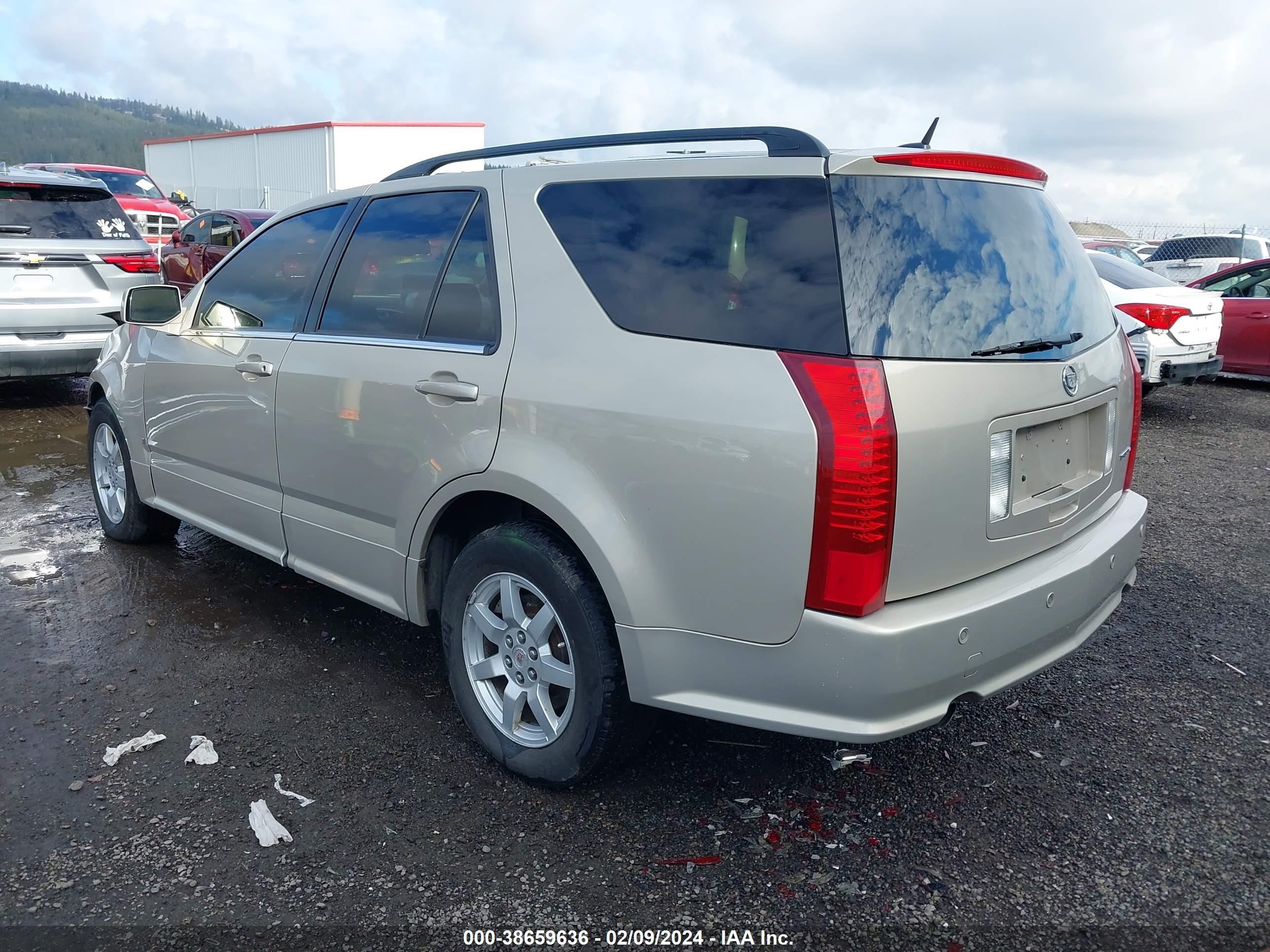 Photo 2 VIN: 1GYEE437680191985 - CADILLAC SRX 