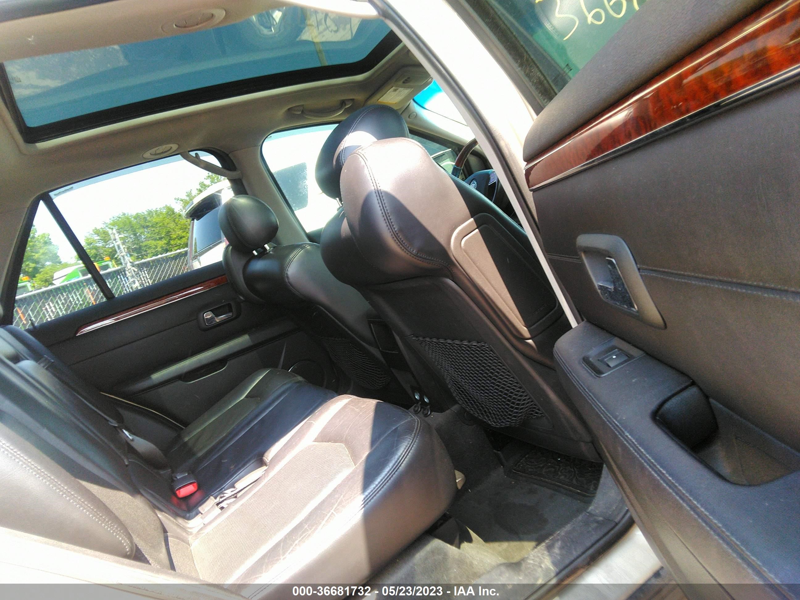 Photo 8 VIN: 1GYEE437880155229 - CADILLAC SRX 