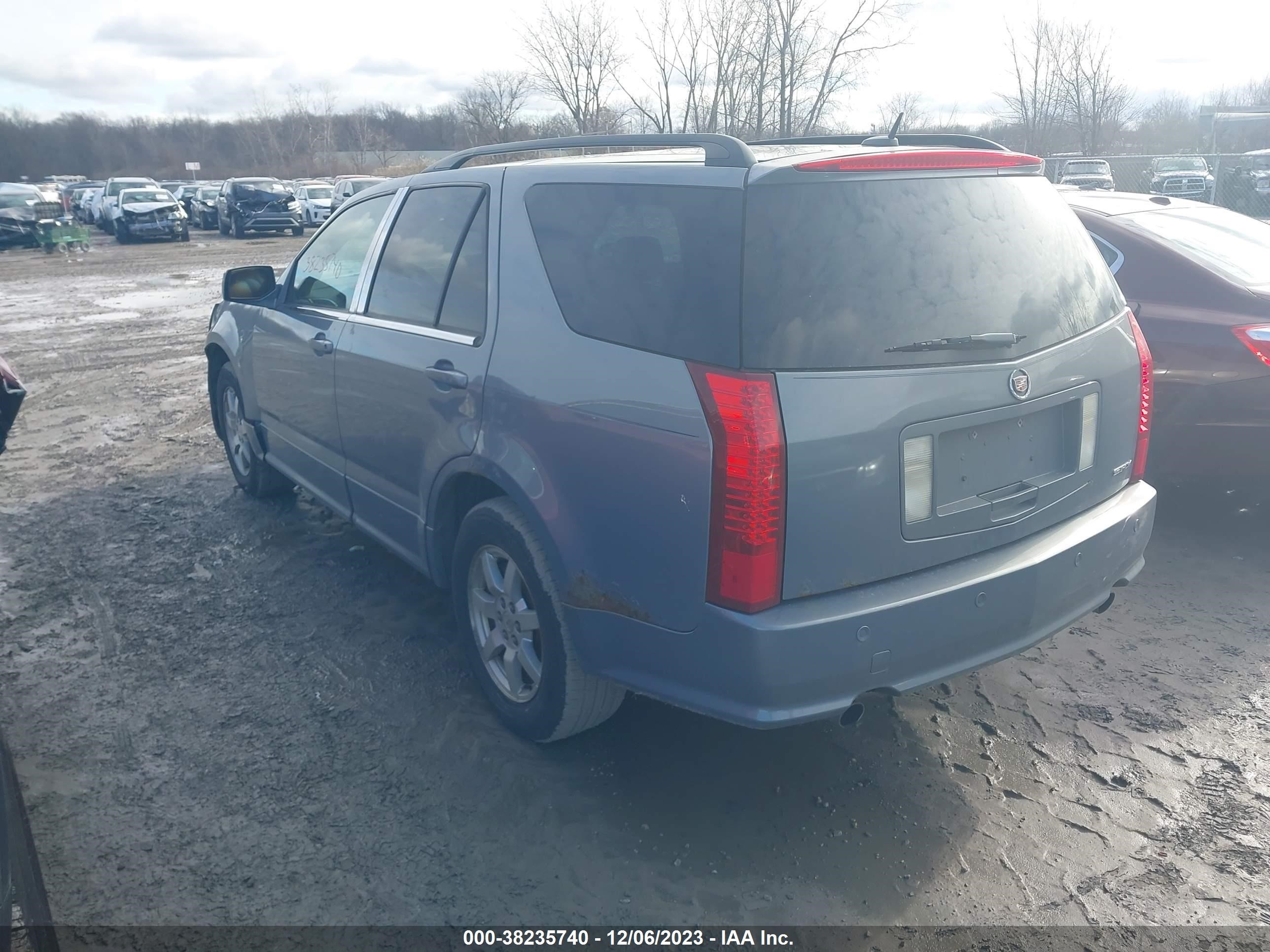 Photo 2 VIN: 1GYEE637070129010 - CADILLAC SRX 