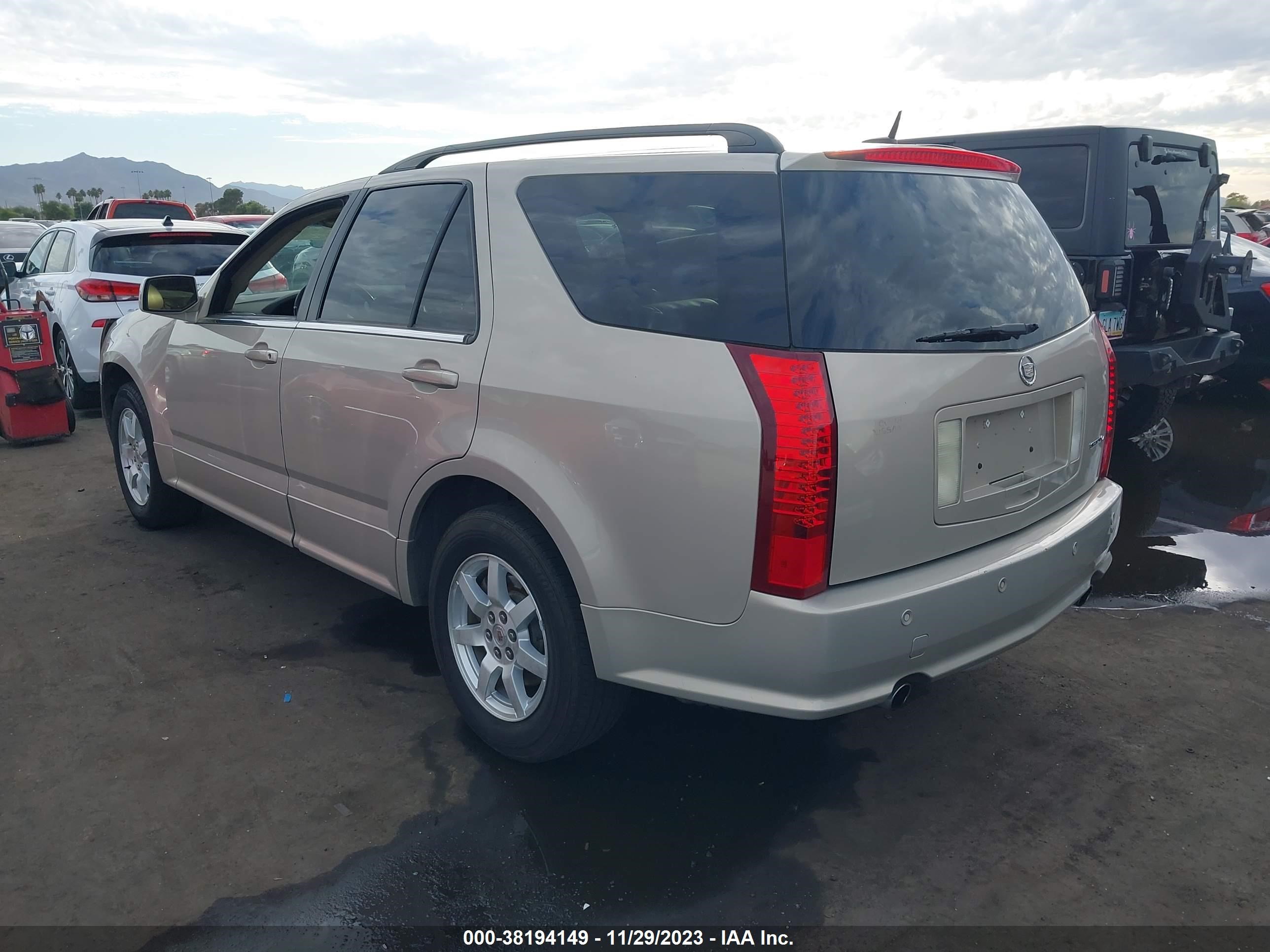 Photo 2 VIN: 1GYEE637070188929 - CADILLAC SRX 