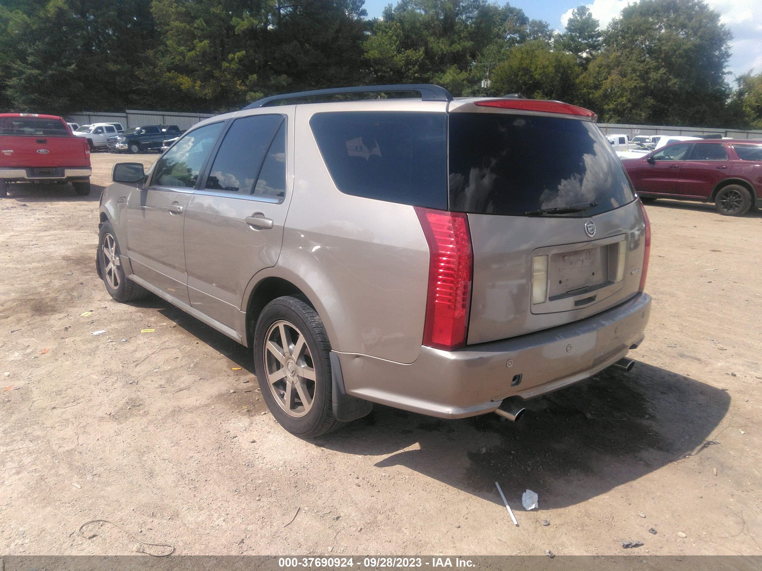 Photo 2 VIN: 1GYEE637240188345 - CADILLAC SRX 