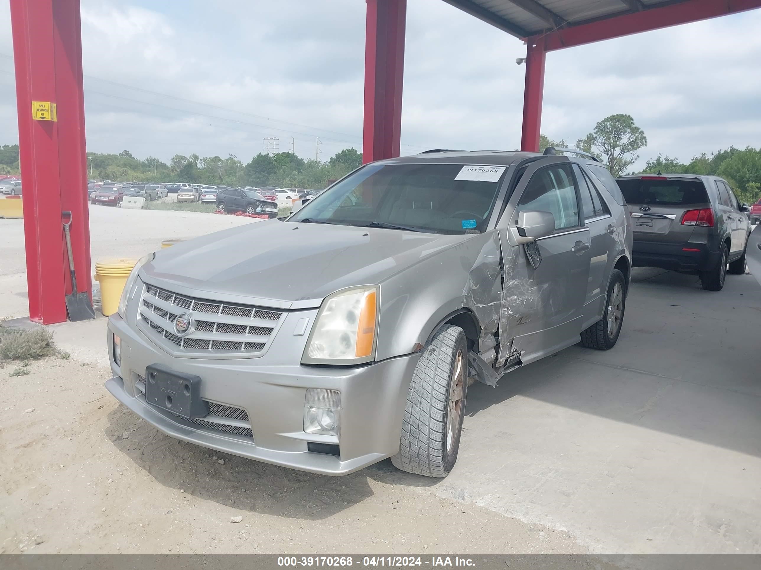 Photo 1 VIN: 1GYEE637280103817 - CADILLAC SRX 