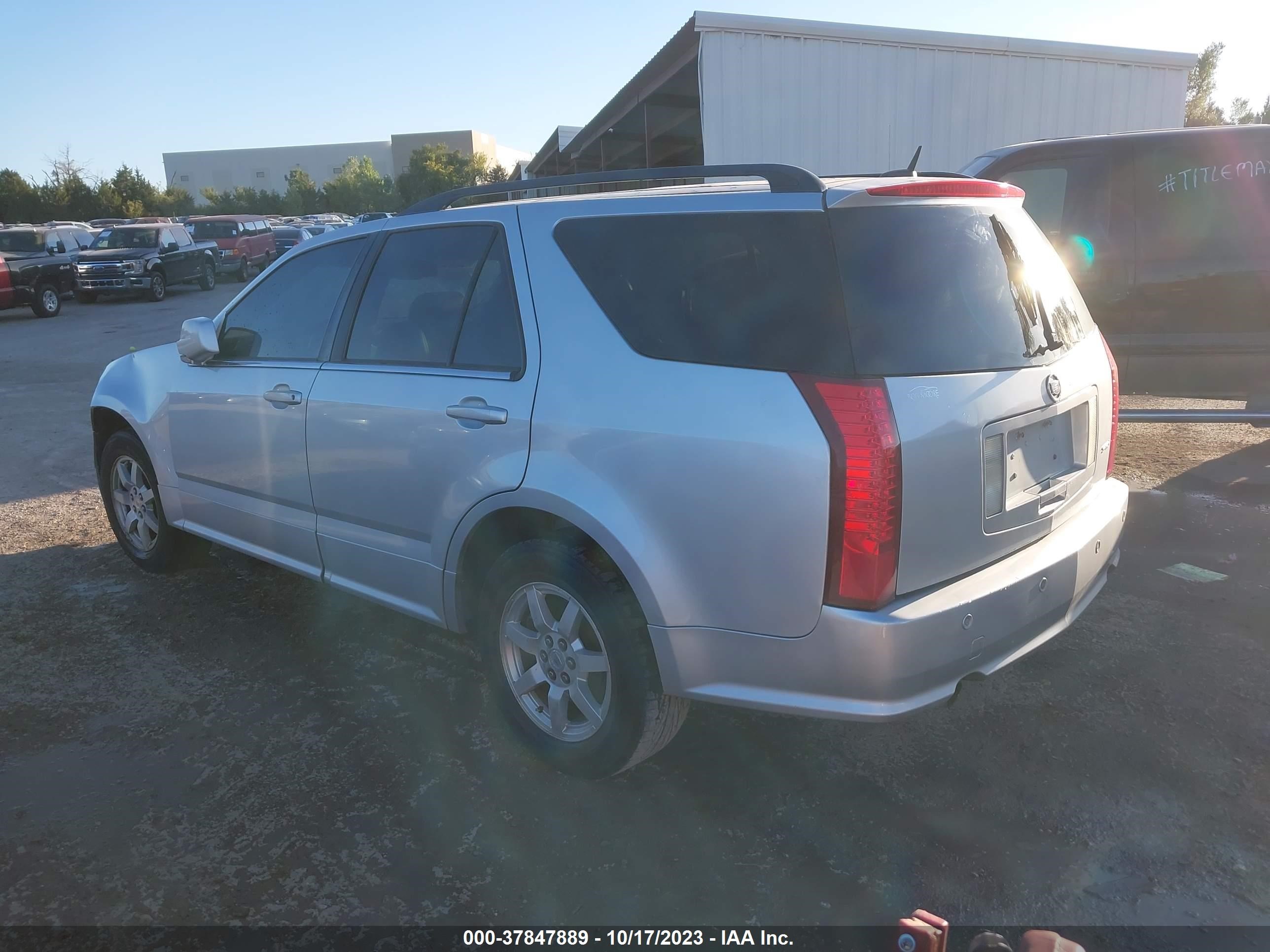 Photo 2 VIN: 1GYEE637290122529 - CADILLAC SRX 