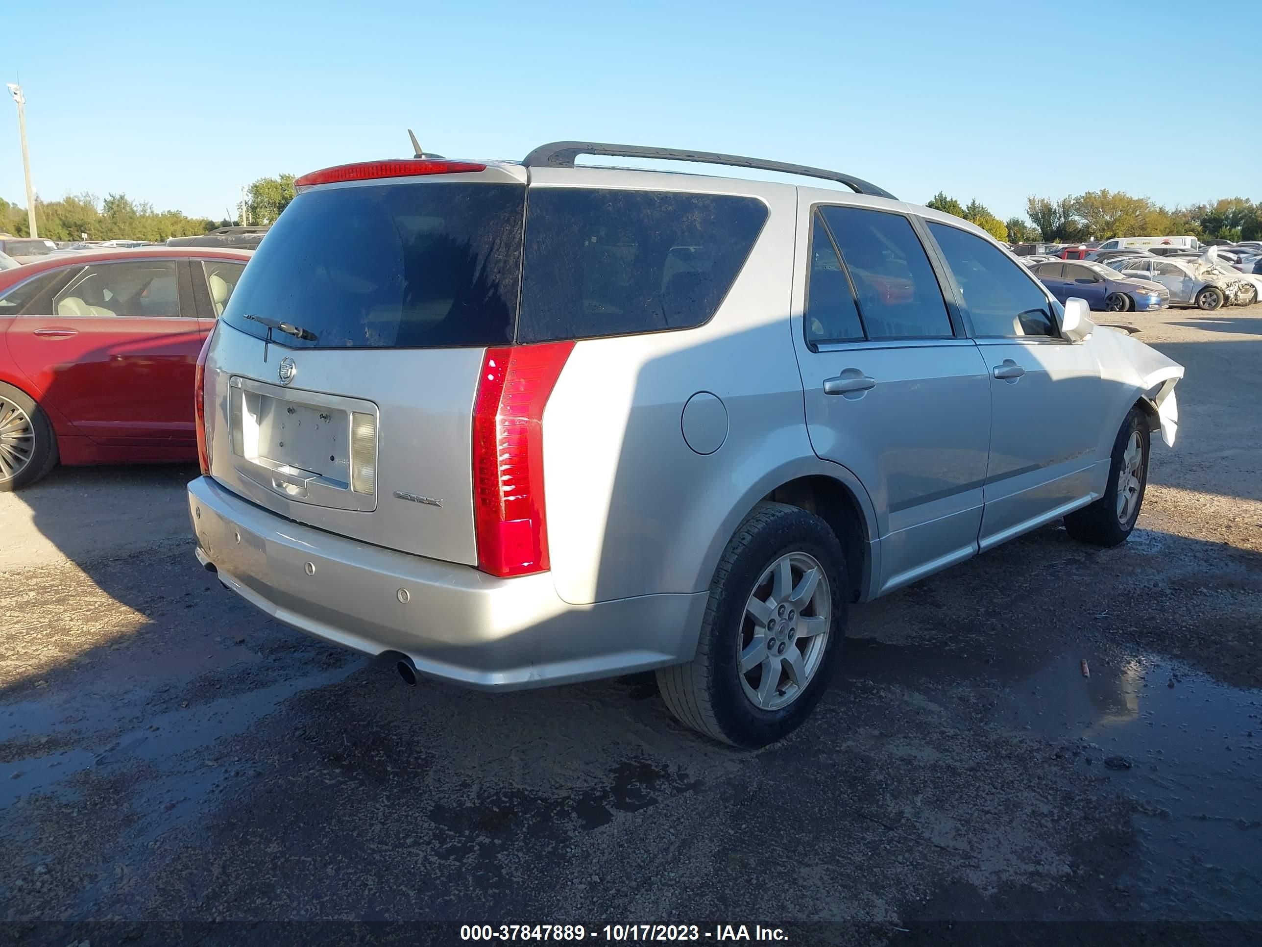 Photo 3 VIN: 1GYEE637290122529 - CADILLAC SRX 