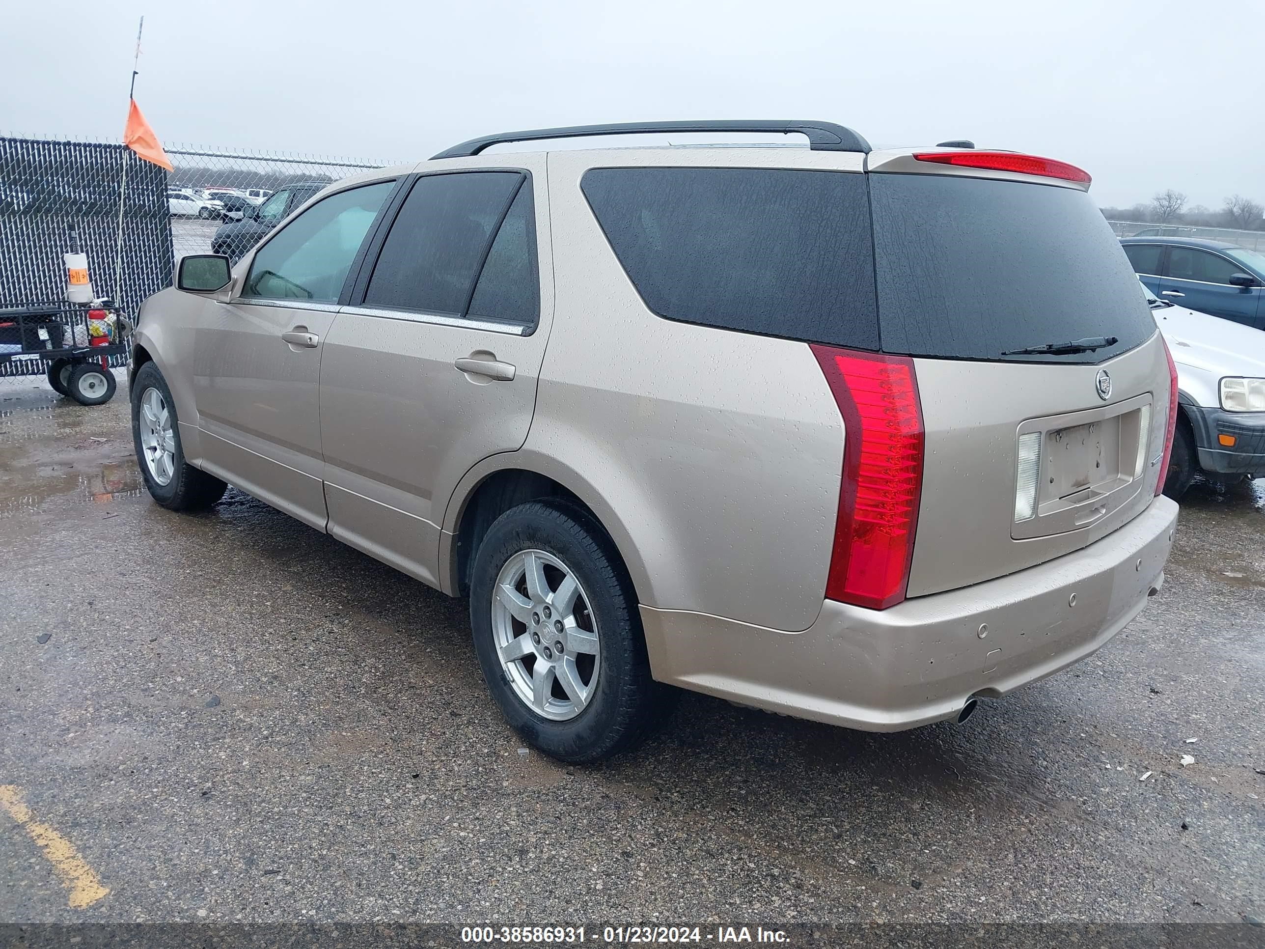 Photo 2 VIN: 1GYEE637360152280 - CADILLAC SRX 