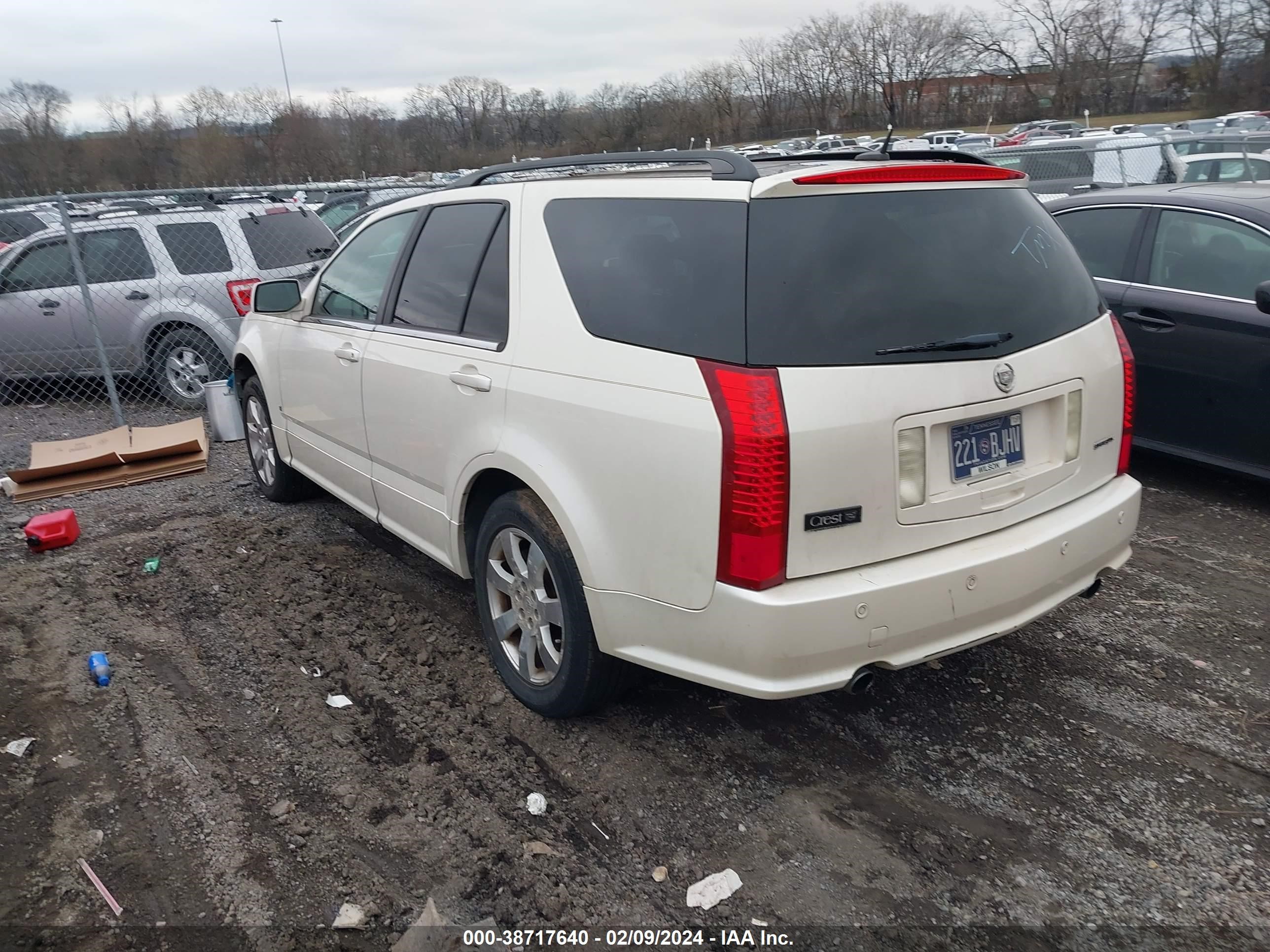 Photo 2 VIN: 1GYEE637370145847 - CADILLAC SRX 