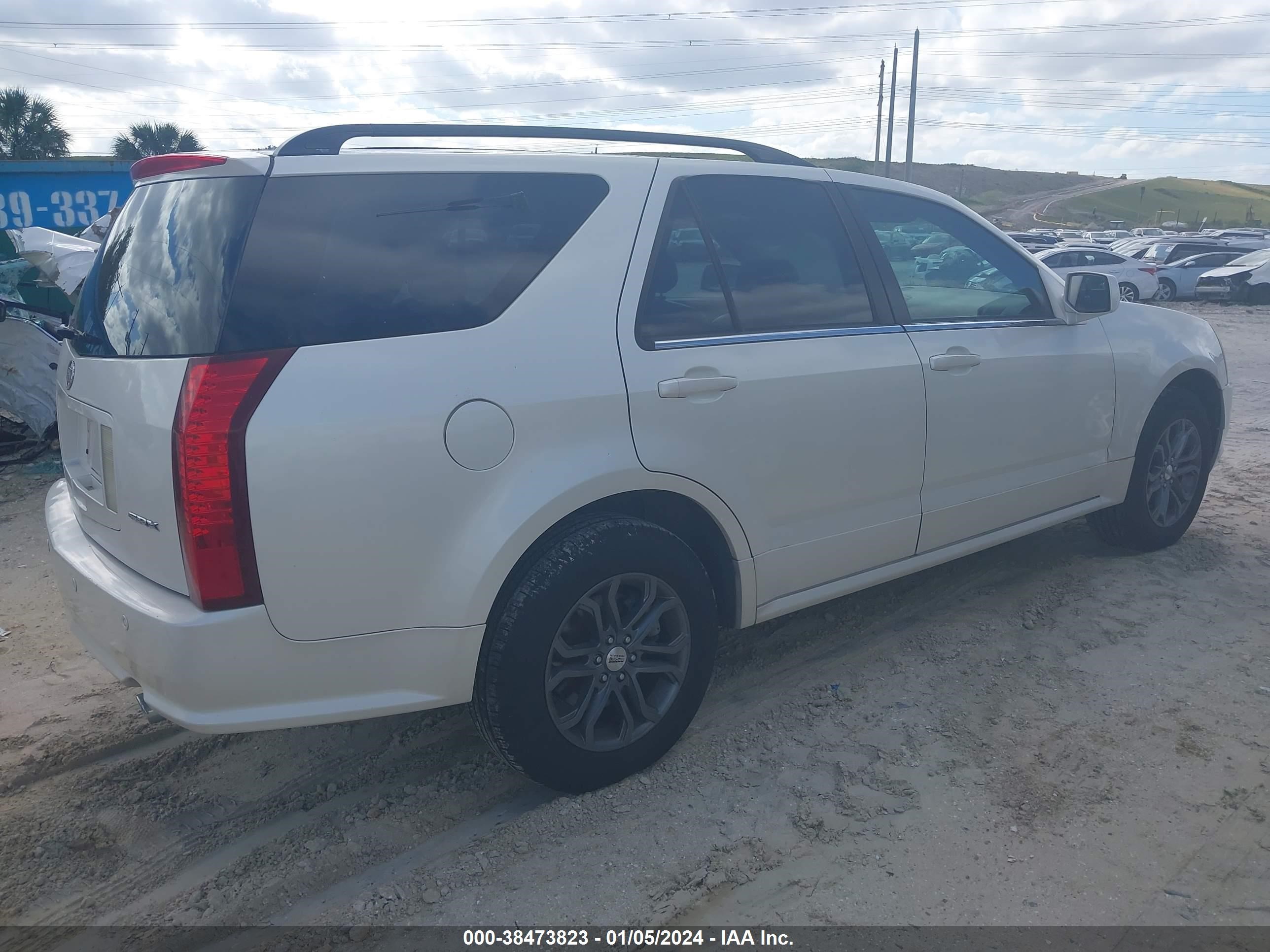 Photo 3 VIN: 1GYEE637440171238 - CADILLAC SRX 