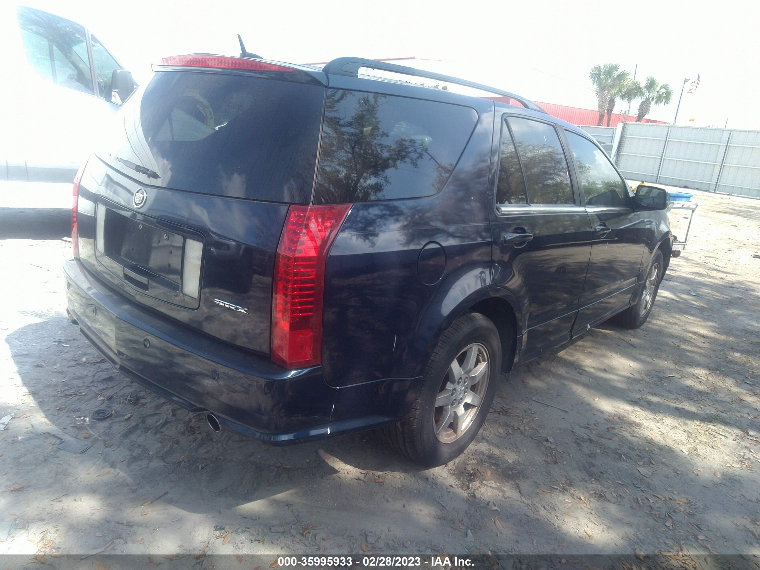 Photo 3 VIN: 1GYEE637480120425 - CADILLAC SRX 