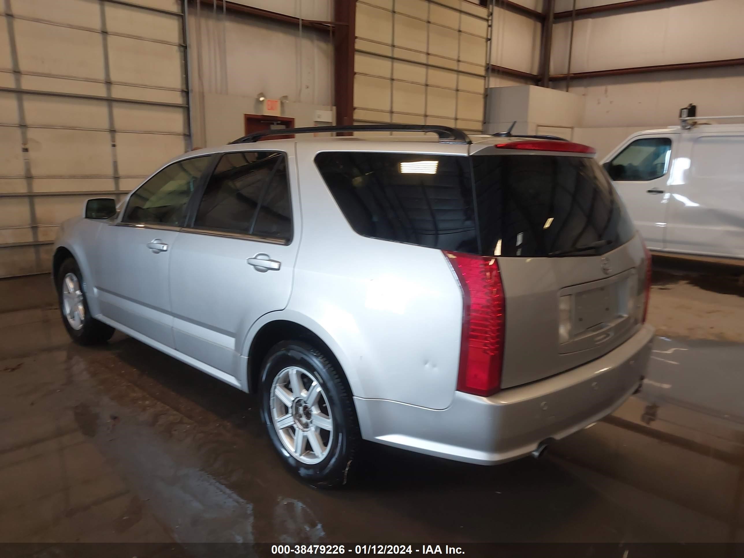 Photo 2 VIN: 1GYEE637750119281 - CADILLAC SRX 