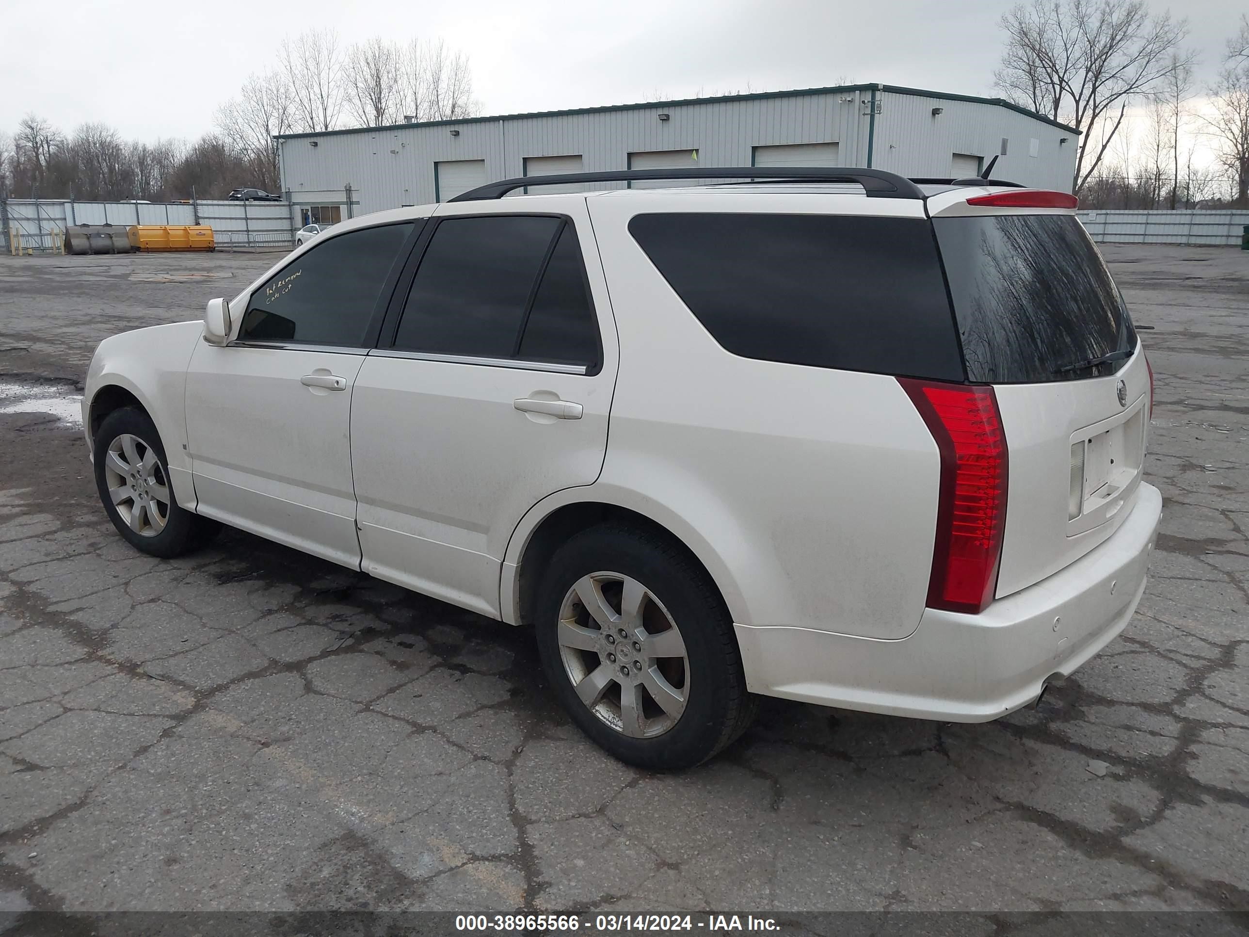 Photo 2 VIN: 1GYEE637770156964 - CADILLAC SRX 