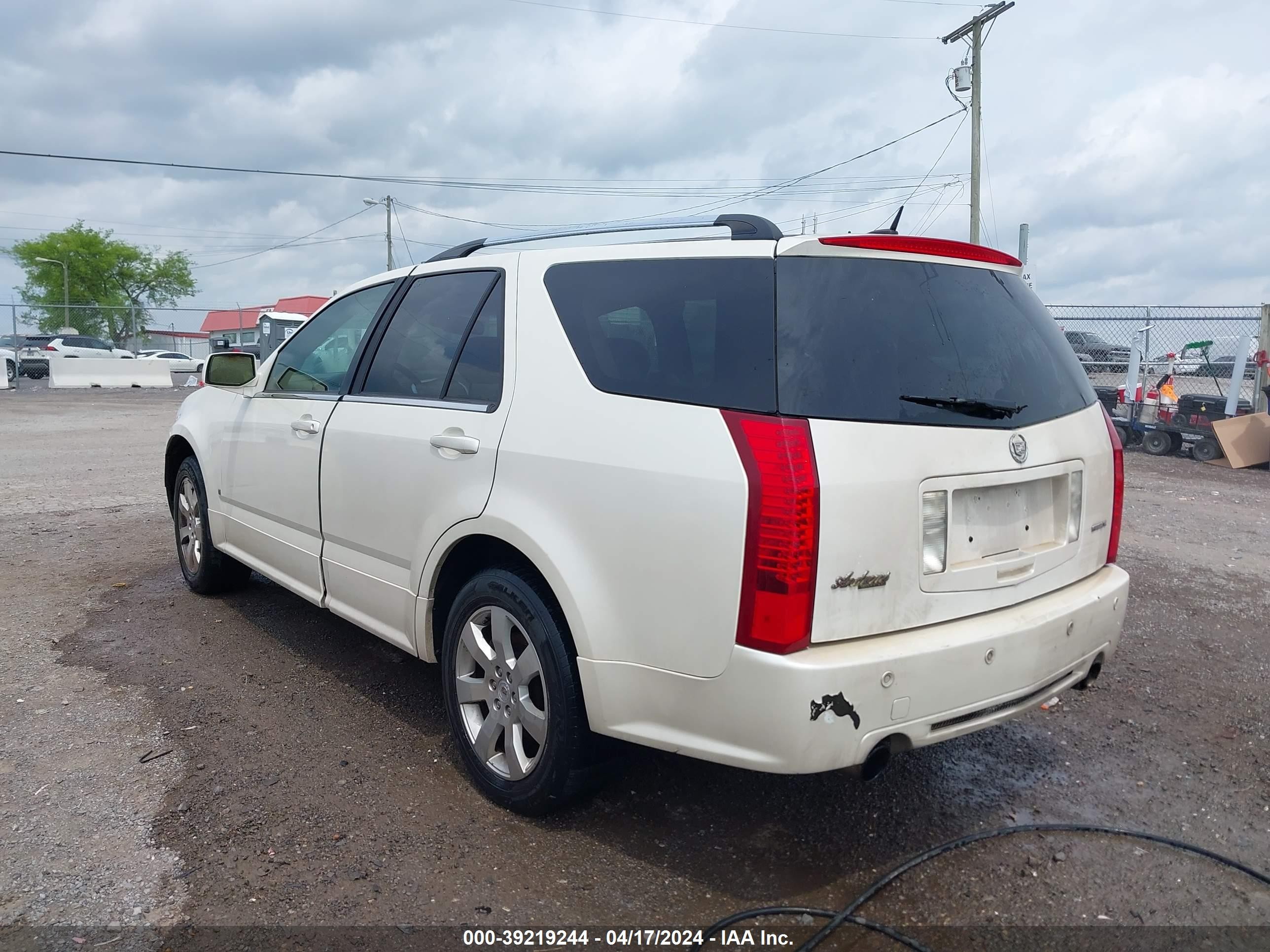 Photo 2 VIN: 1GYEE637880138216 - CADILLAC SRX 