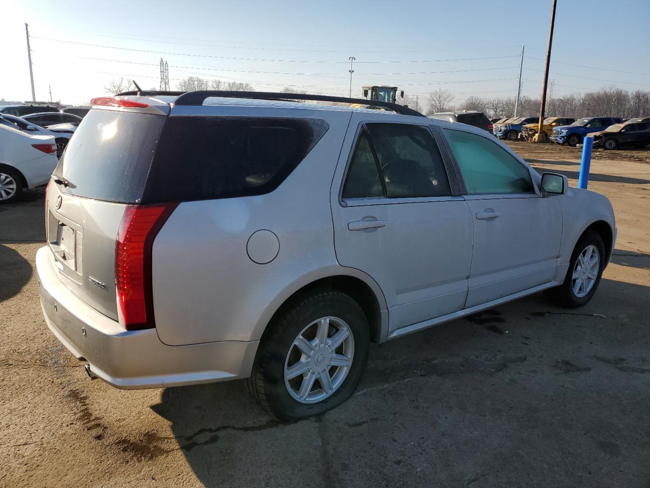 Photo 2 VIN: 1GYEE637950200590 - CADILLAC SRX 