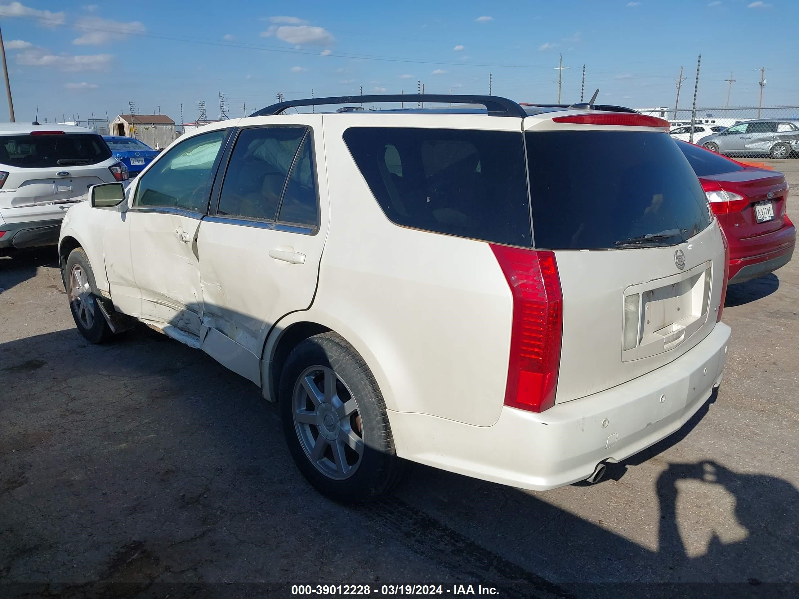 Photo 2 VIN: 1GYEE637950234559 - CADILLAC SRX 