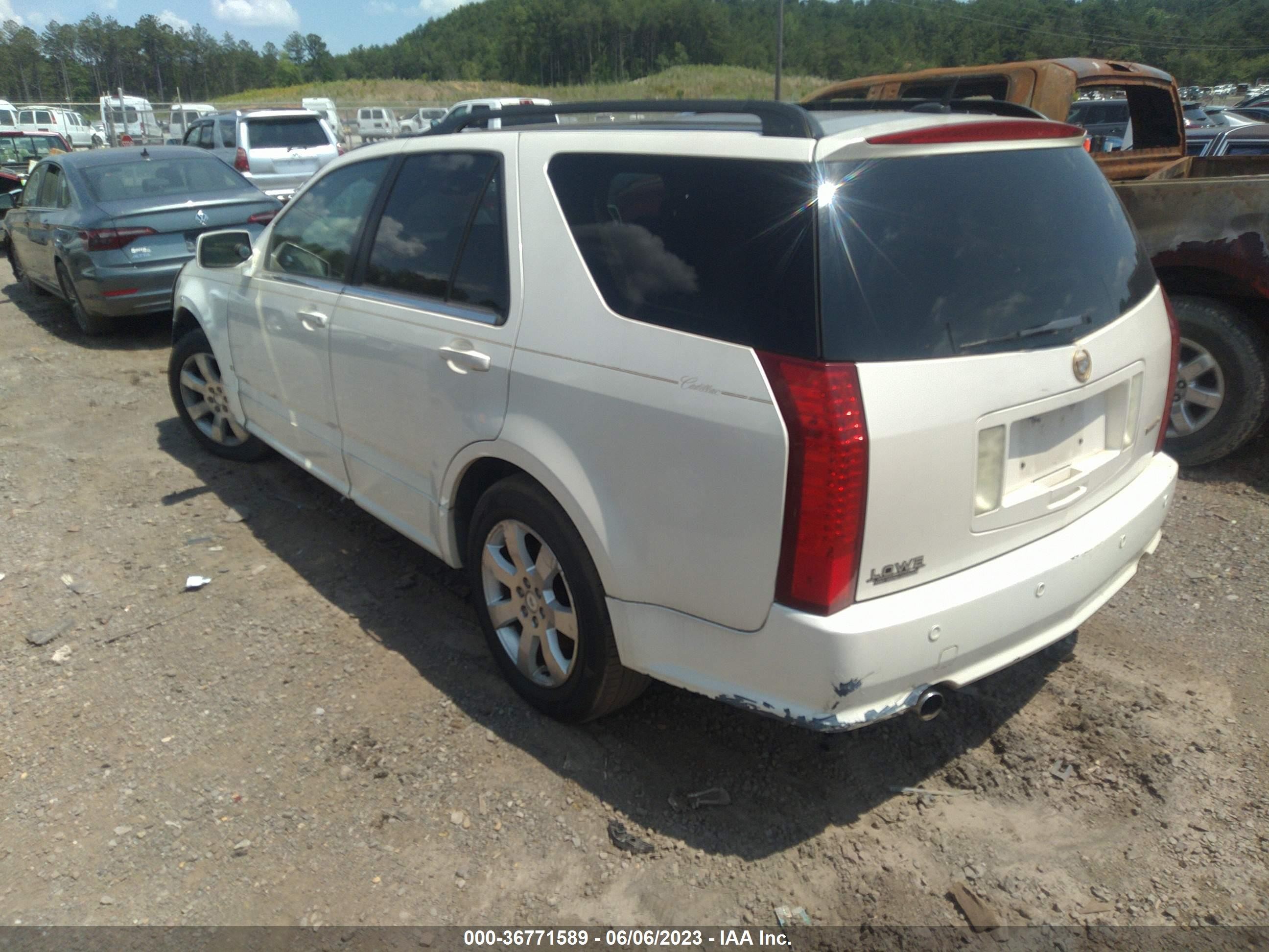 Photo 3 VIN: 1GYEE637960118148 - CADILLAC SRX 