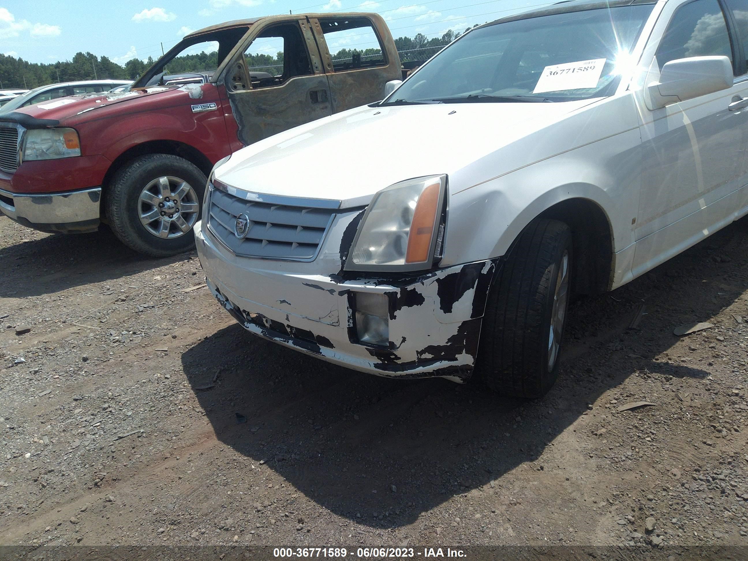 Photo 6 VIN: 1GYEE637960118148 - CADILLAC SRX 