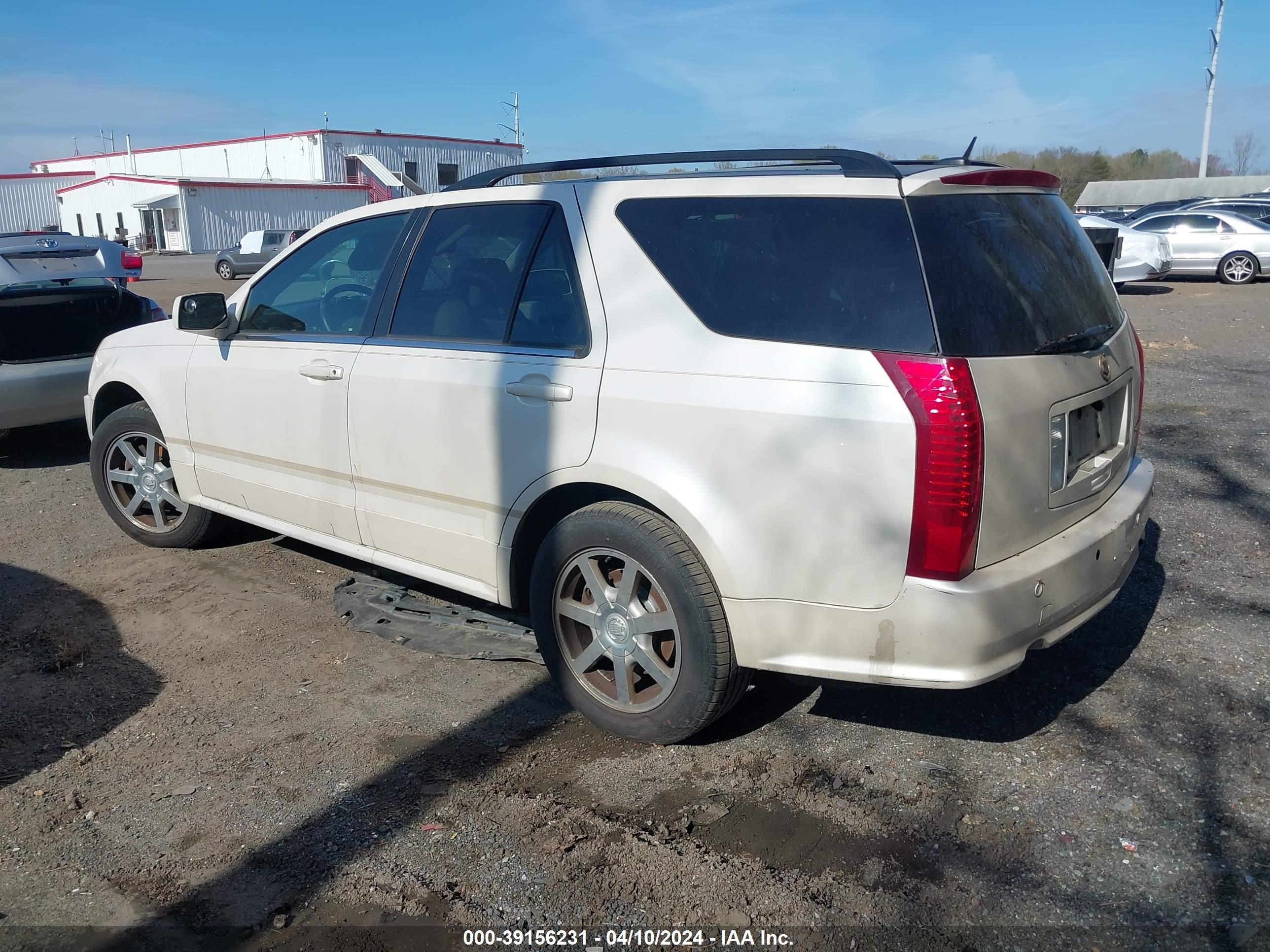 Photo 2 VIN: 1GYEE637X50172329 - CADILLAC SRX 