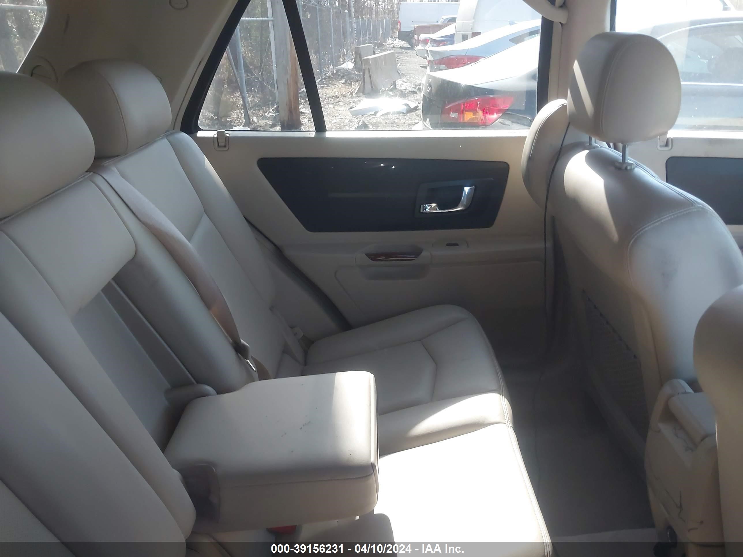 Photo 7 VIN: 1GYEE637X50172329 - CADILLAC SRX 