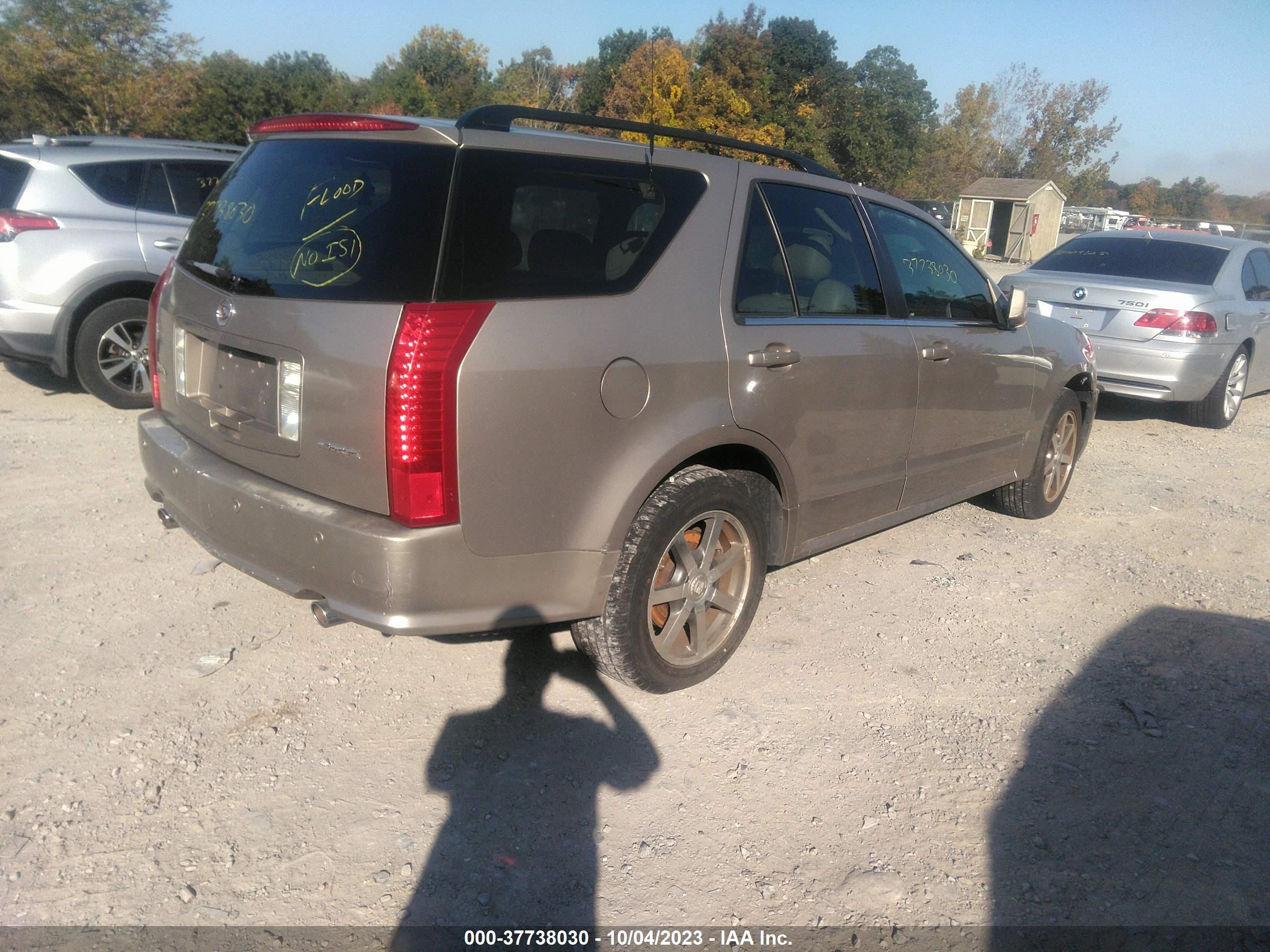 Photo 3 VIN: 1GYEE63A440161871 - CADILLAC SRX 