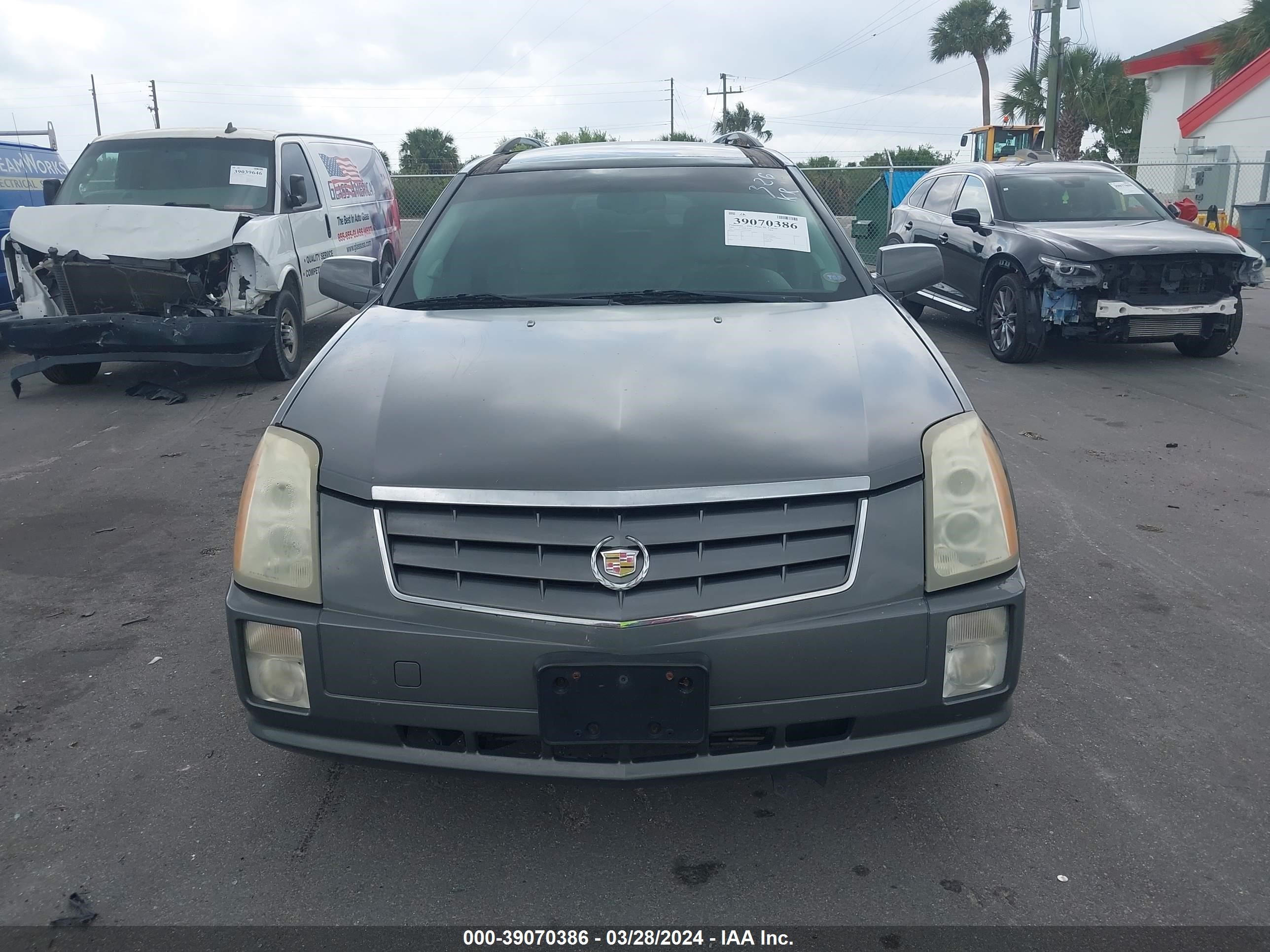 Photo 5 VIN: 1GYEE63A450172600 - CADILLAC SRX 