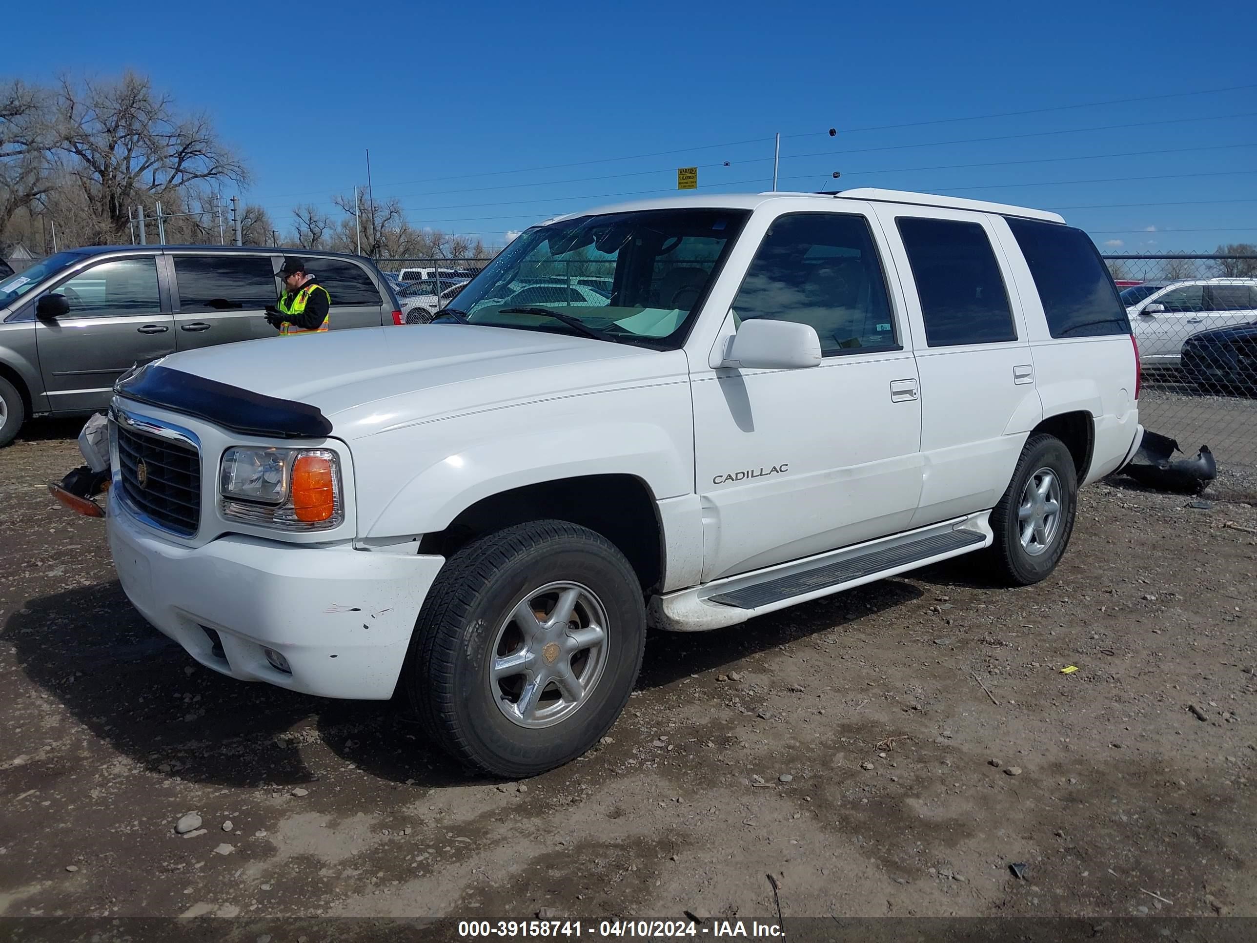 Photo 1 VIN: 1GYEK13R0XR415674 - CADILLAC ESCALADE 