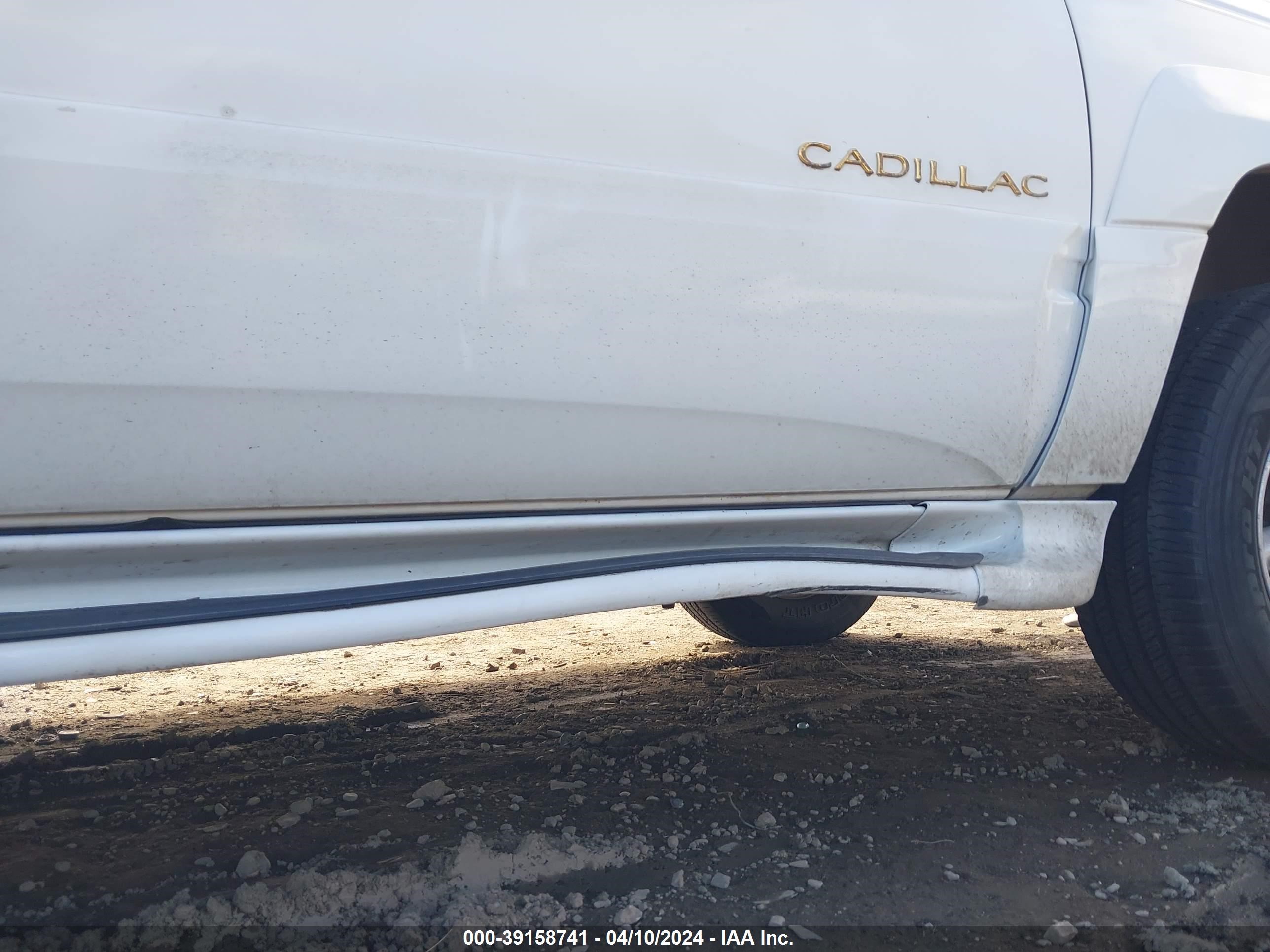 Photo 12 VIN: 1GYEK13R0XR415674 - CADILLAC ESCALADE 