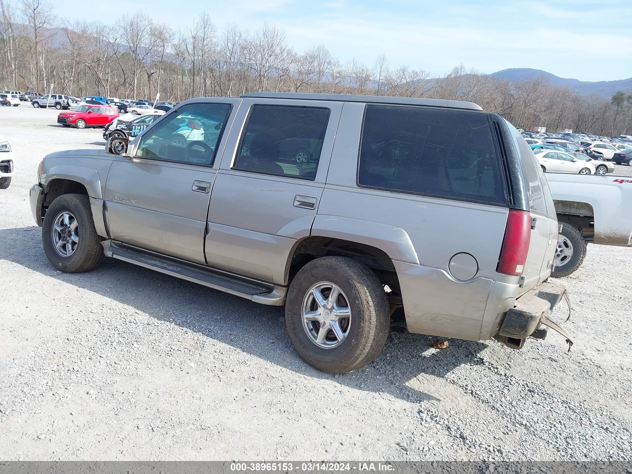 Photo 2 VIN: 1GYEK13R1YR160535 - CADILLAC ESCALADE 