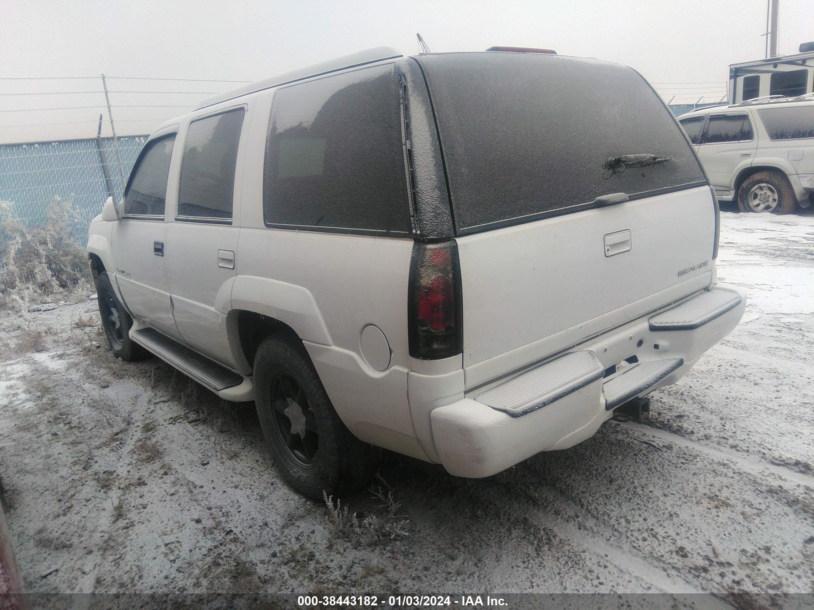 Photo 2 VIN: 1GYEK13R2XR415577 - CADILLAC ESCALADE 