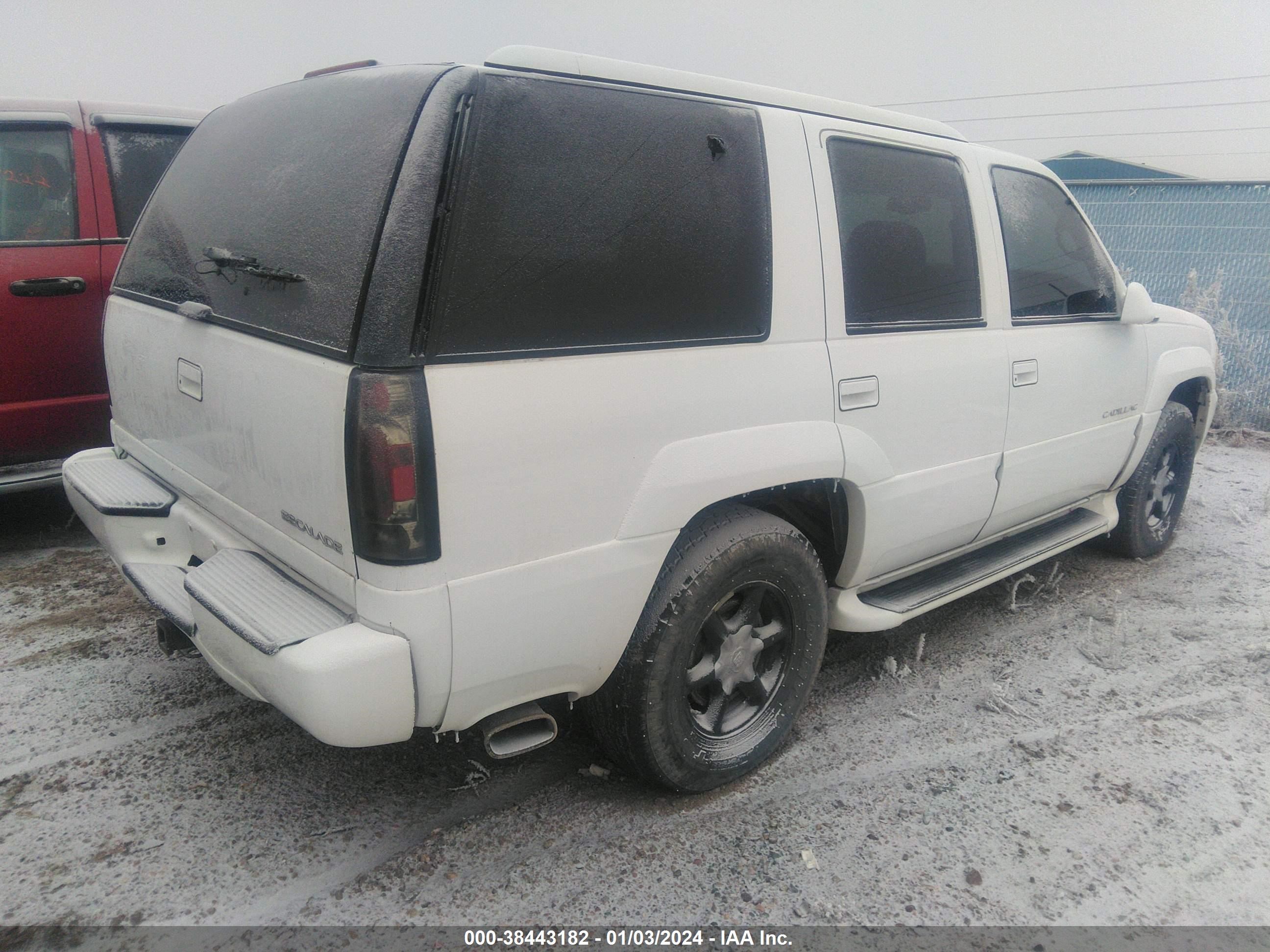 Photo 3 VIN: 1GYEK13R2XR415577 - CADILLAC ESCALADE 