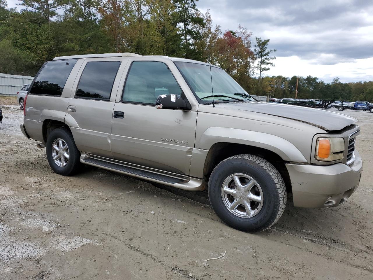 Photo 3 VIN: 1GYEK13R7XR418961 - CADILLAC ESCALADE 