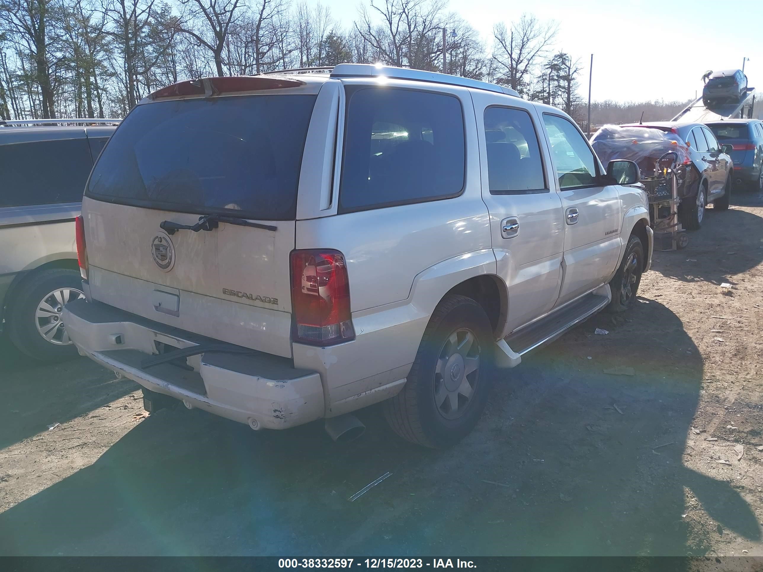 Photo 3 VIN: 1GYEK63N04R217554 - CADILLAC ESCALADE 