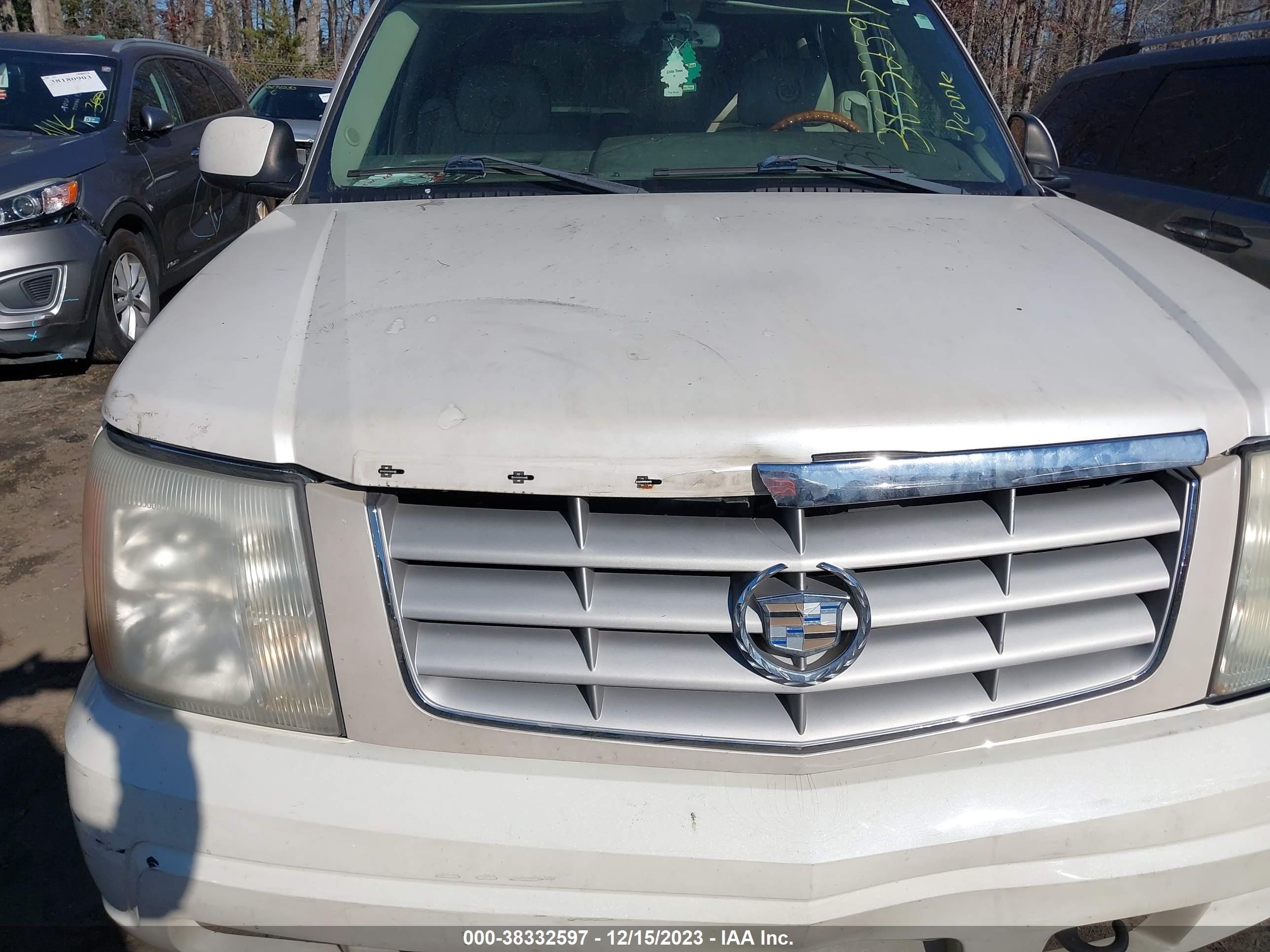 Photo 5 VIN: 1GYEK63N04R217554 - CADILLAC ESCALADE 