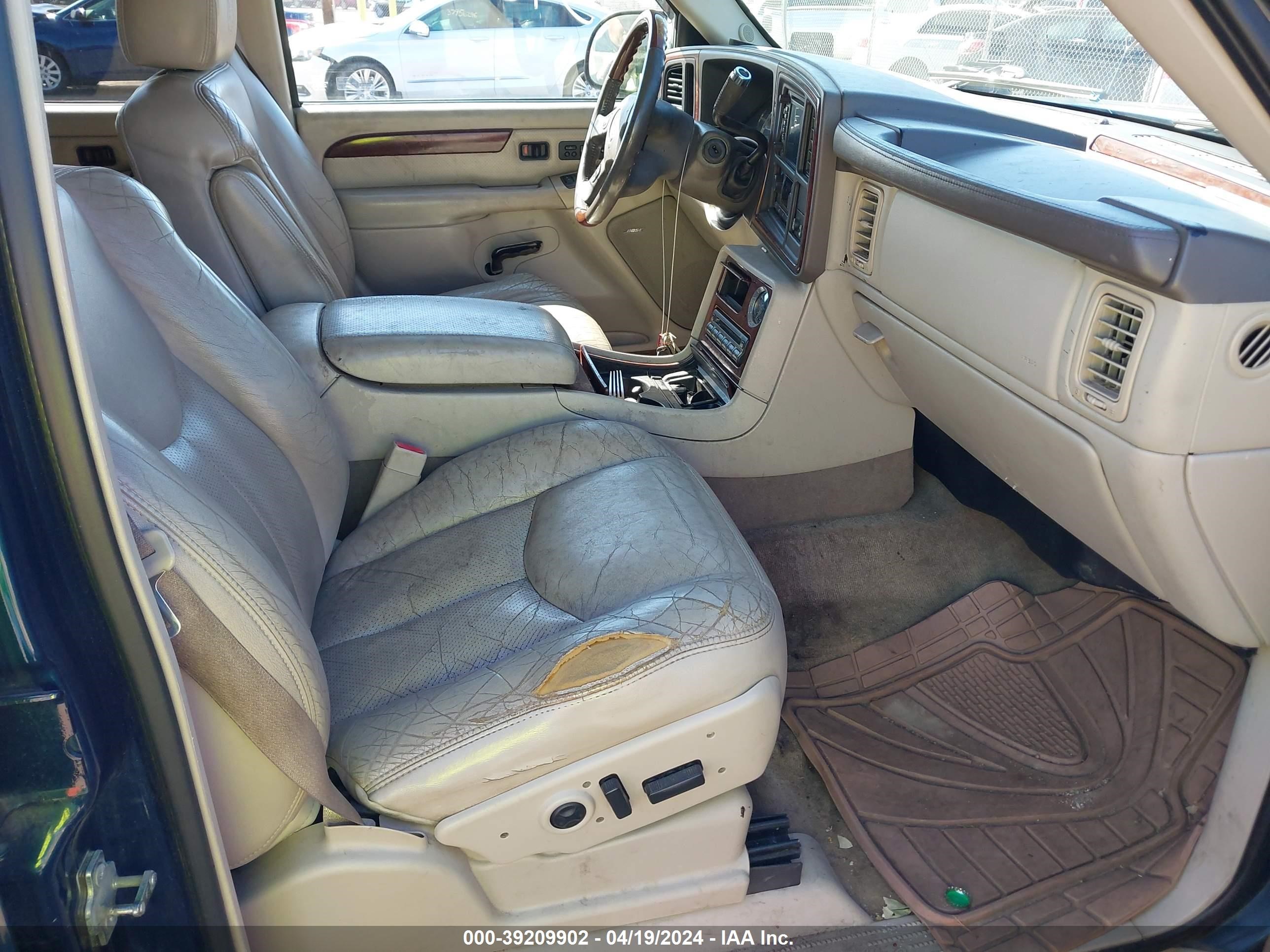 Photo 4 VIN: 1GYEK63N05R116192 - CADILLAC ESCALADE 