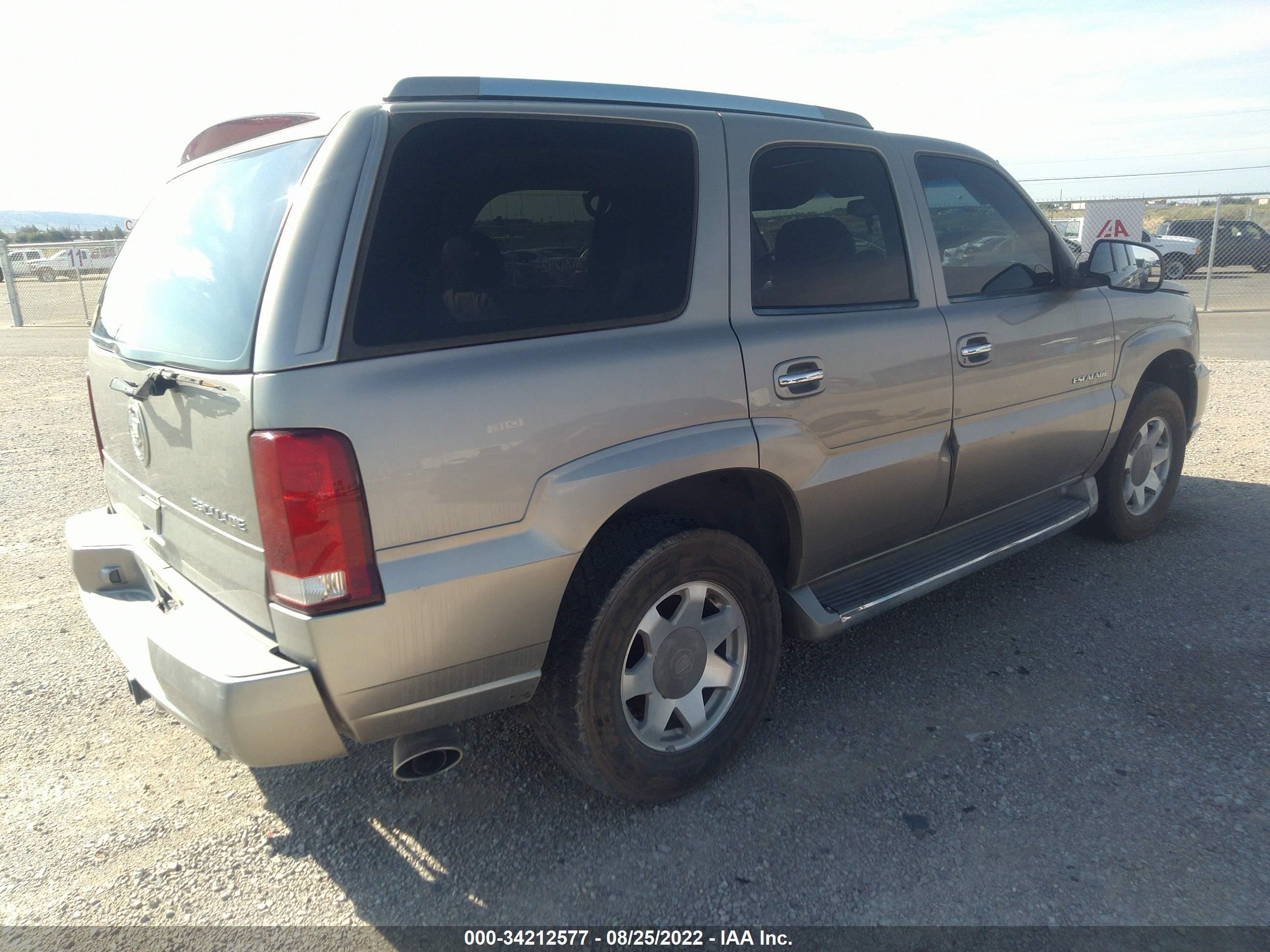 Photo 3 VIN: 1GYEK63N12R233887 - CADILLAC ESCALADE 